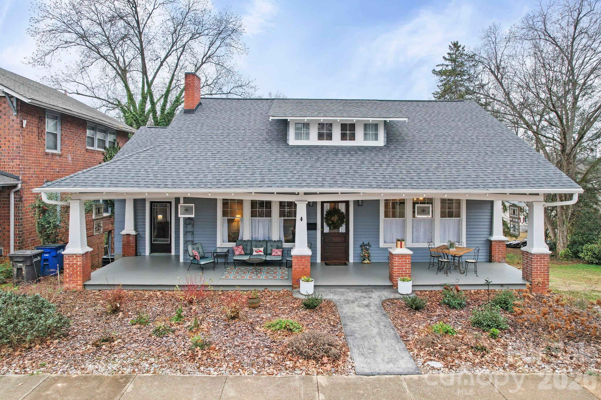 202 S Oak Street — Statesville