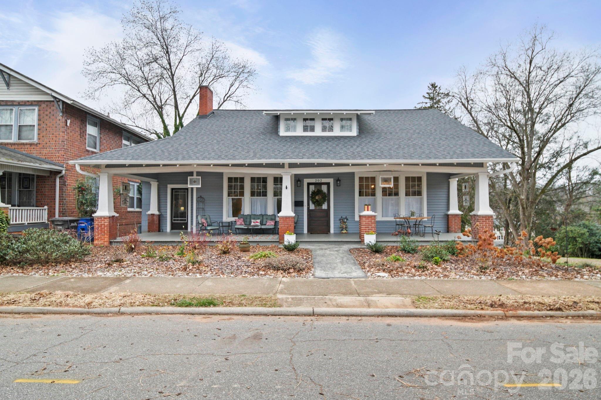 202 S Oak Street — Statesville