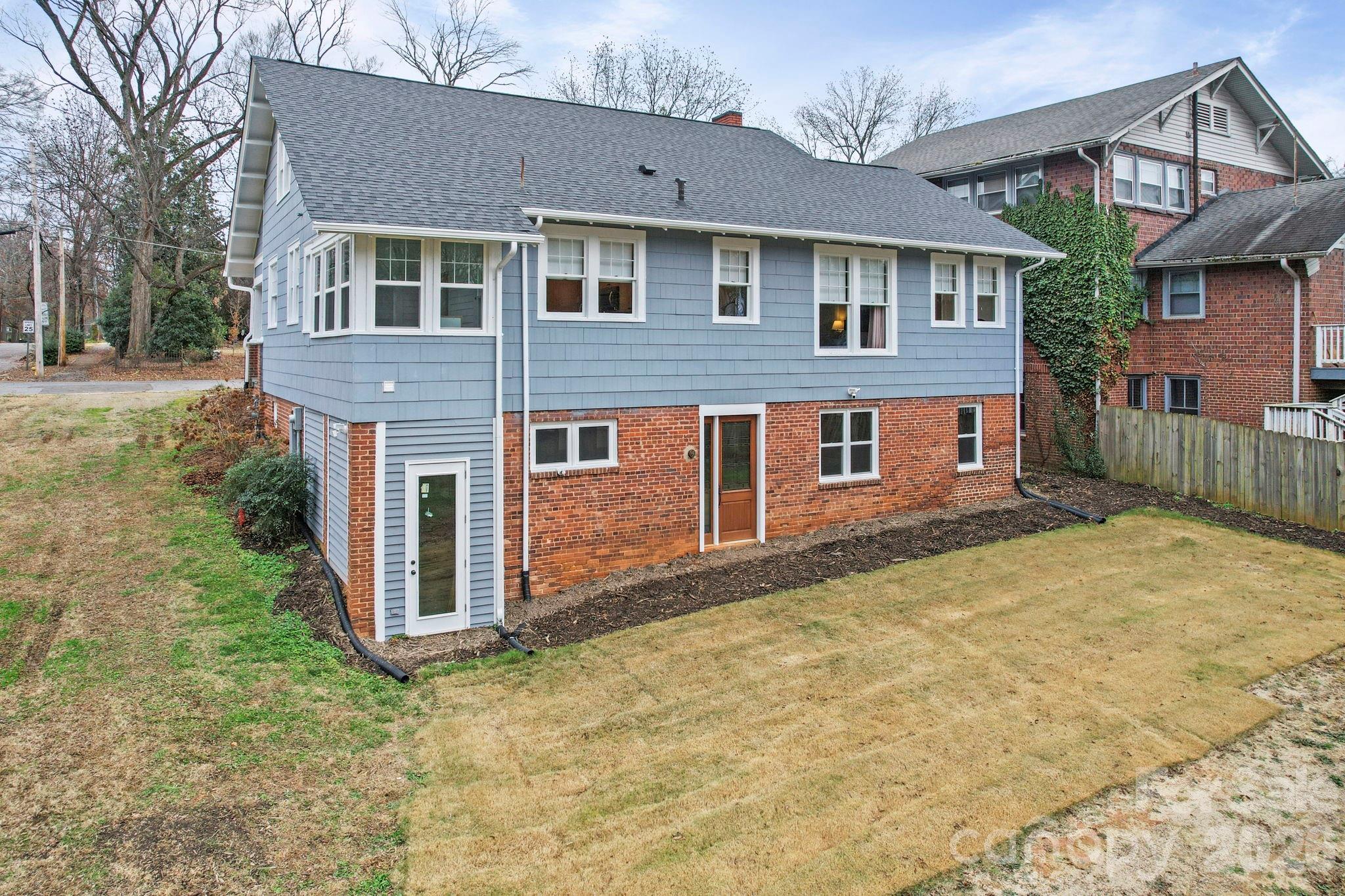 202 S Oak Street — Statesville