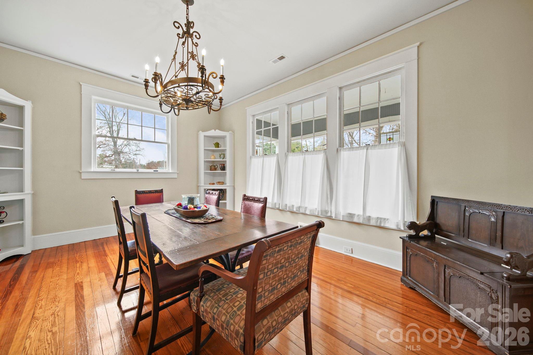 202 S Oak Street — Statesville