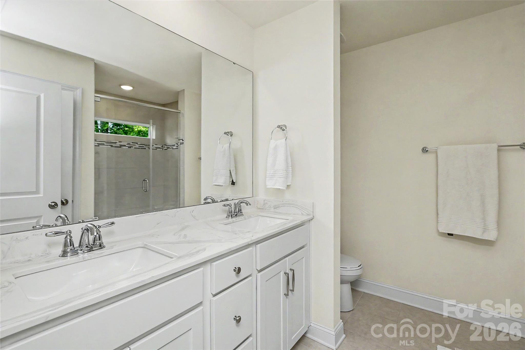 1010 Moffatt Lane — Matthews