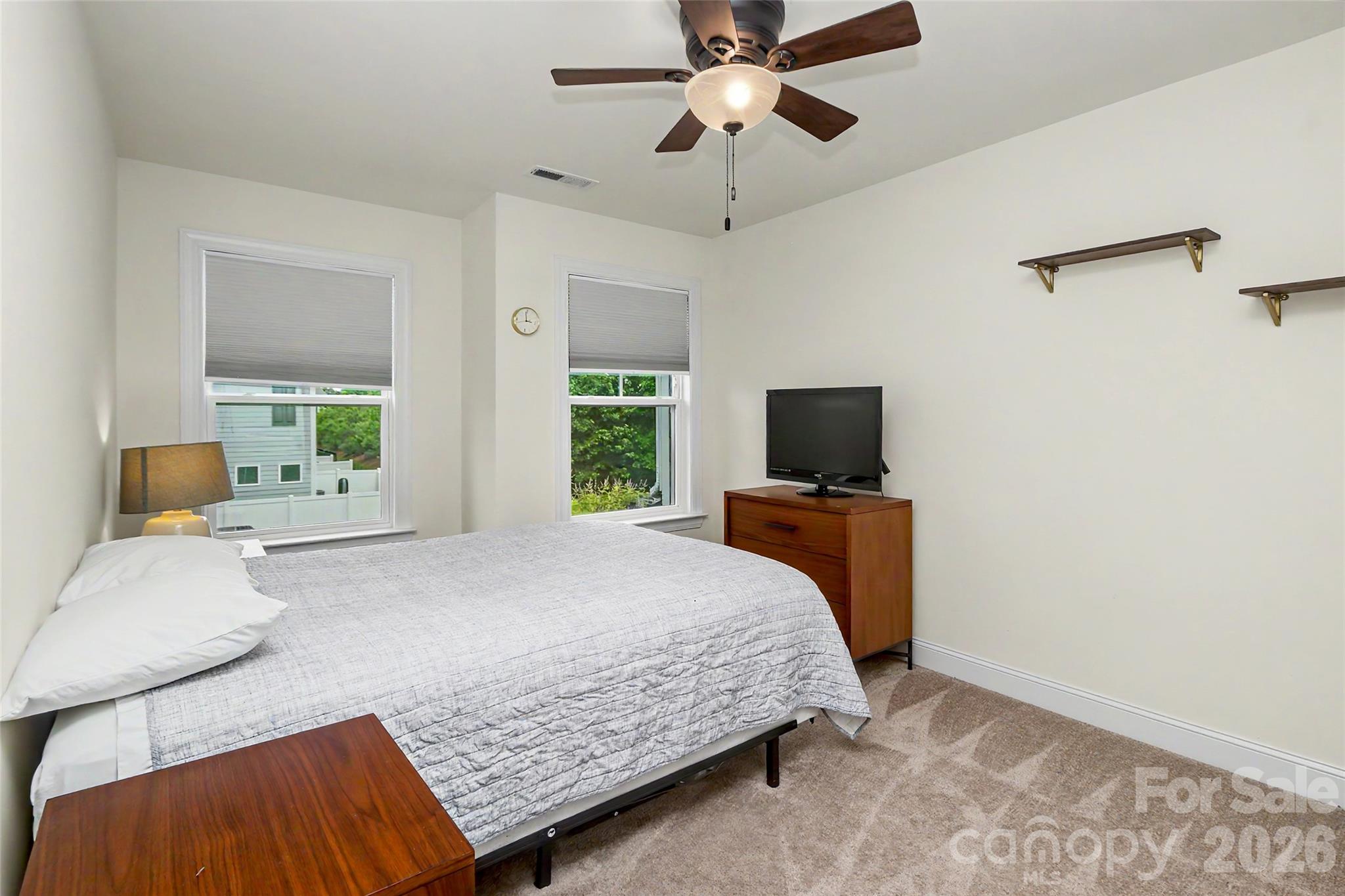 1010 Moffatt Lane — Matthews