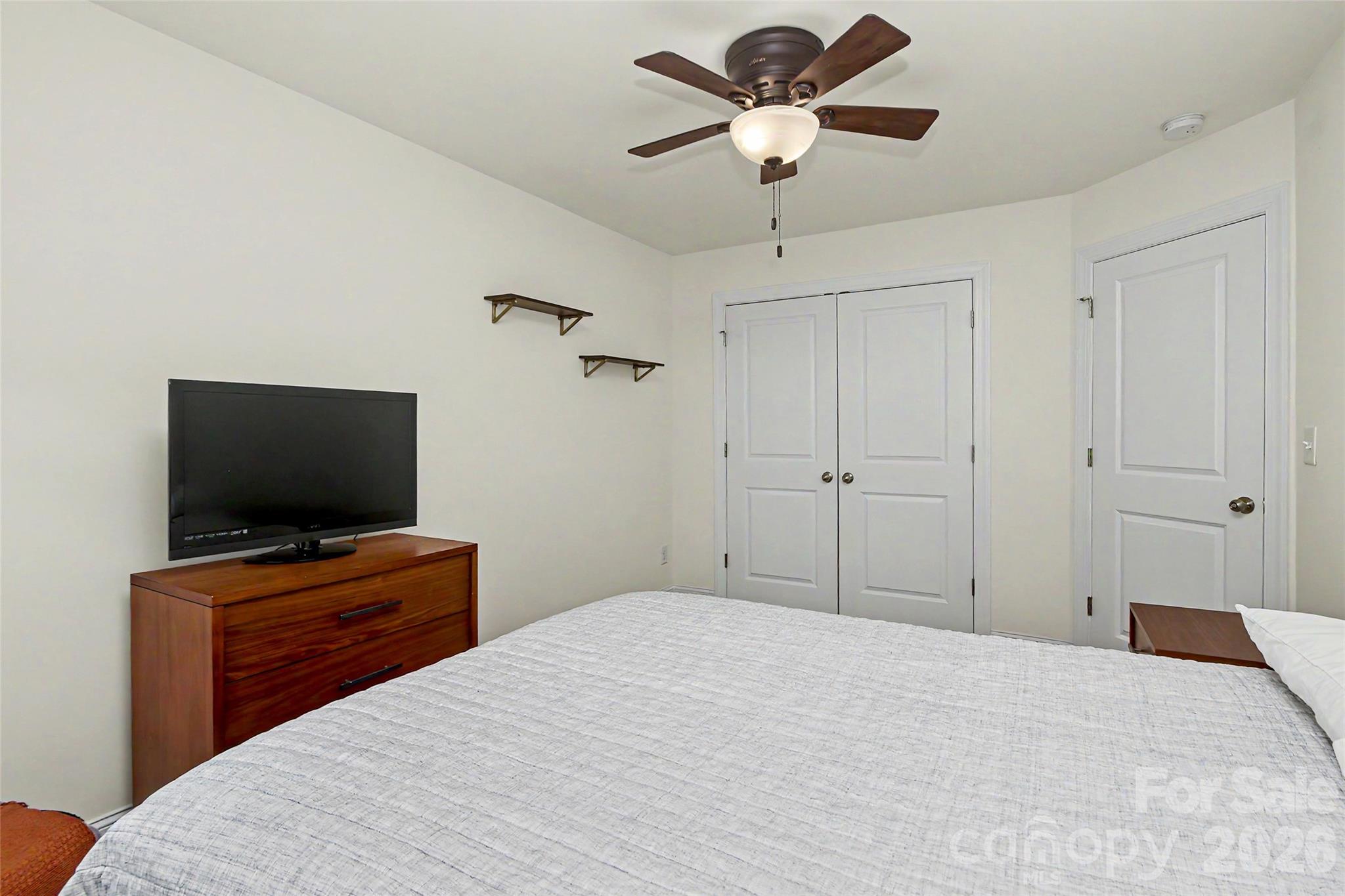 1010 Moffatt Lane — Matthews