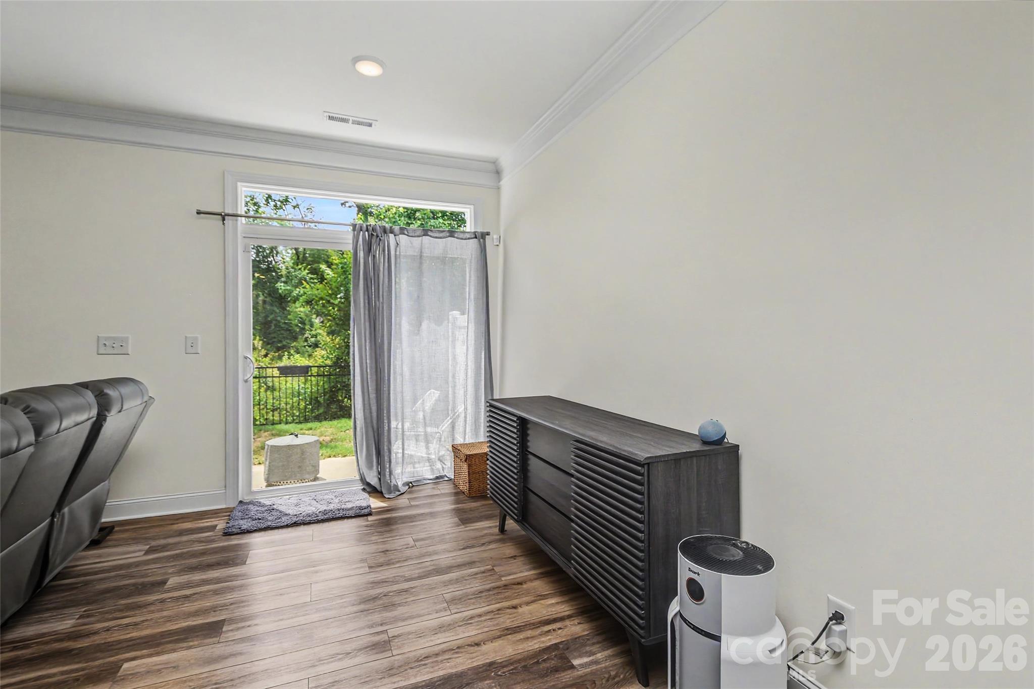1010 Moffatt Lane — Matthews