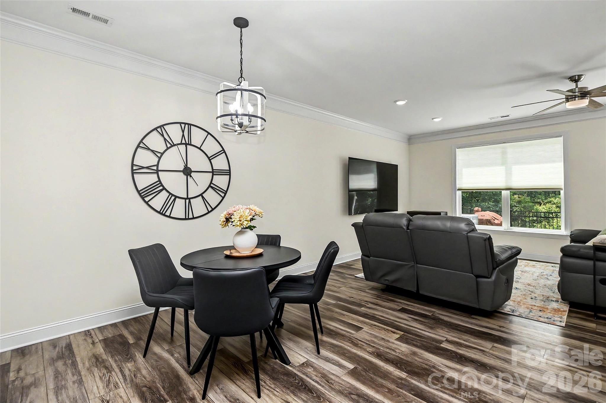 1010 Moffatt Lane — Matthews