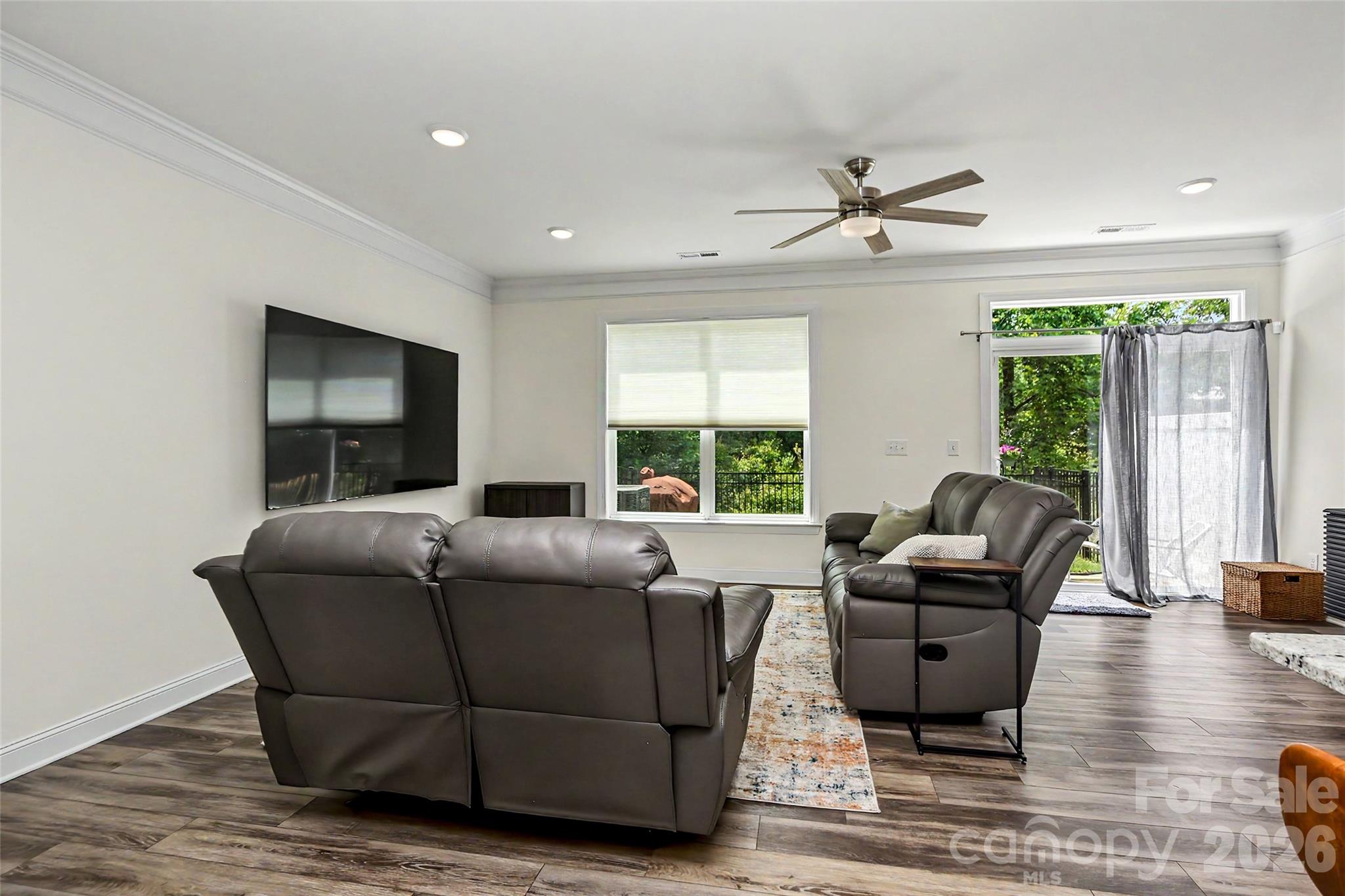 1010 Moffatt Lane — Matthews