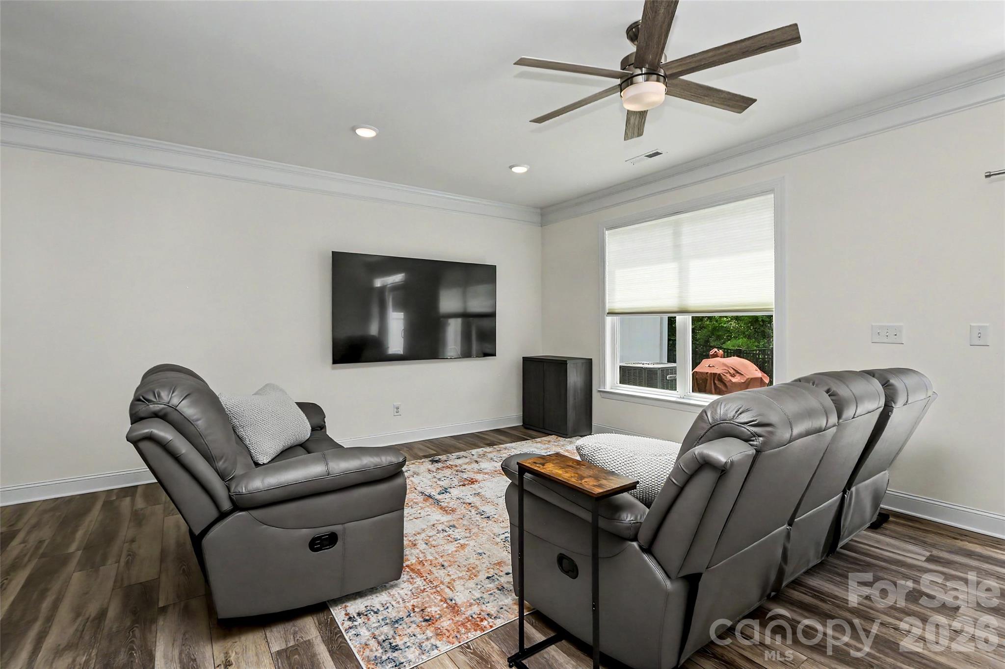 1010 Moffatt Lane — Matthews