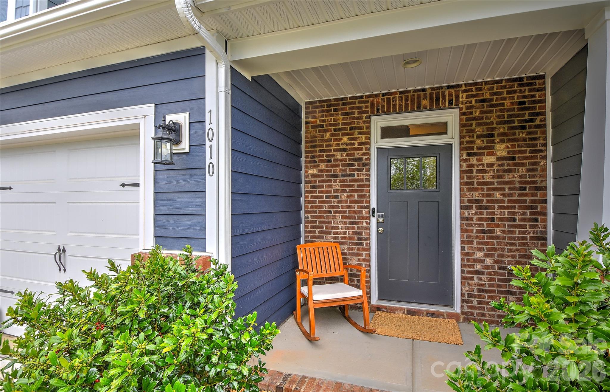 1010 Moffatt Lane — Matthews