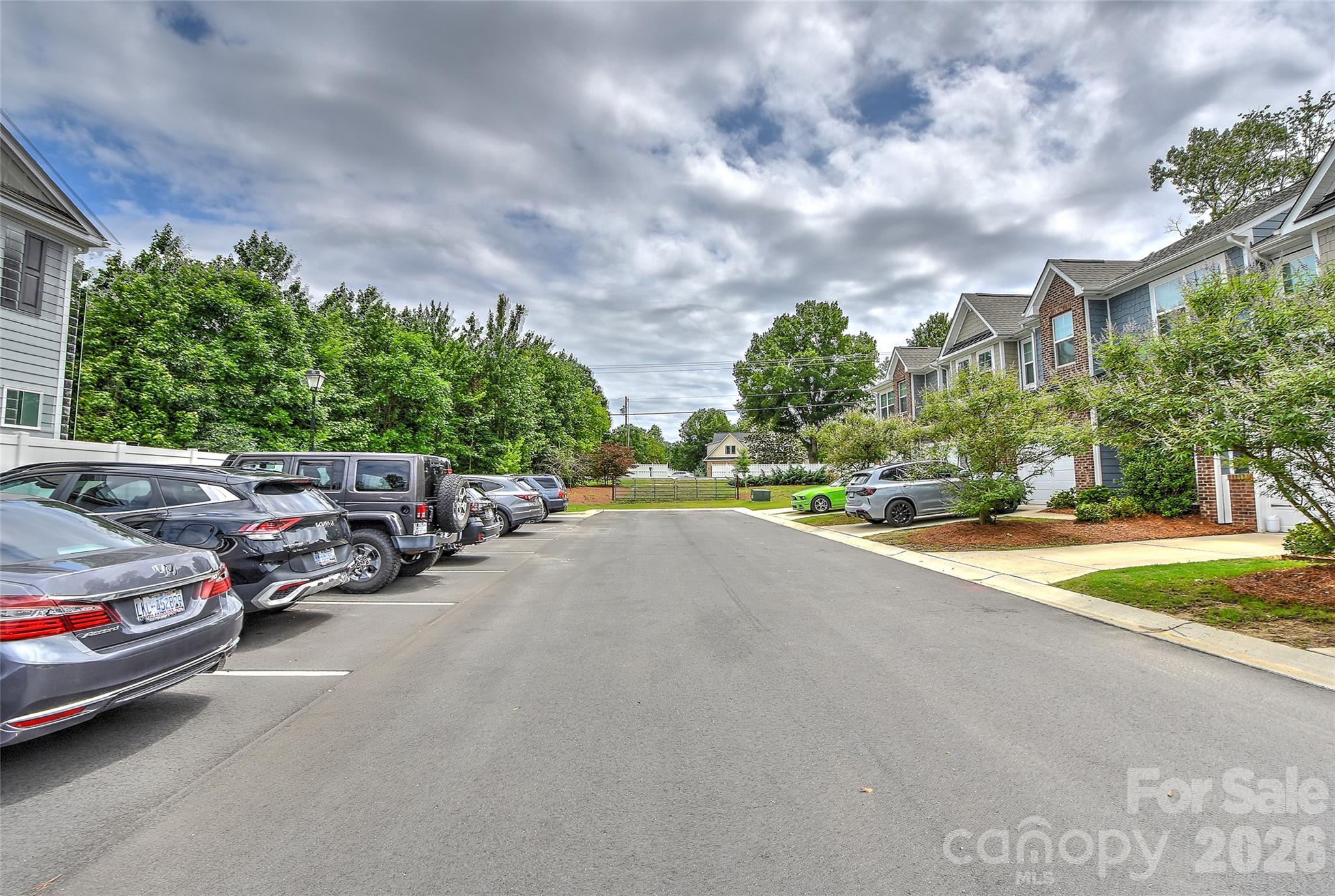 1010 Moffatt Lane — Matthews