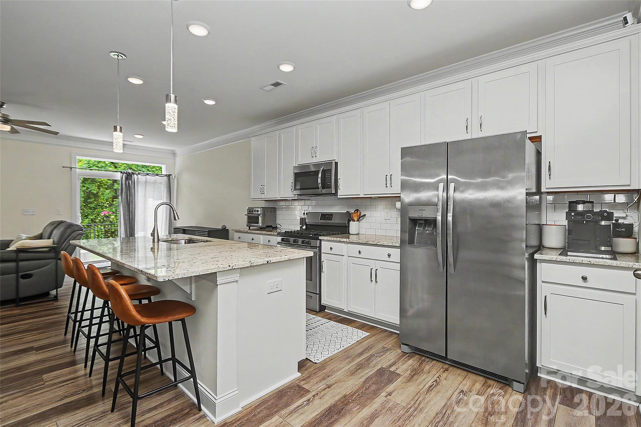 1010 Moffatt Lane — Matthews
