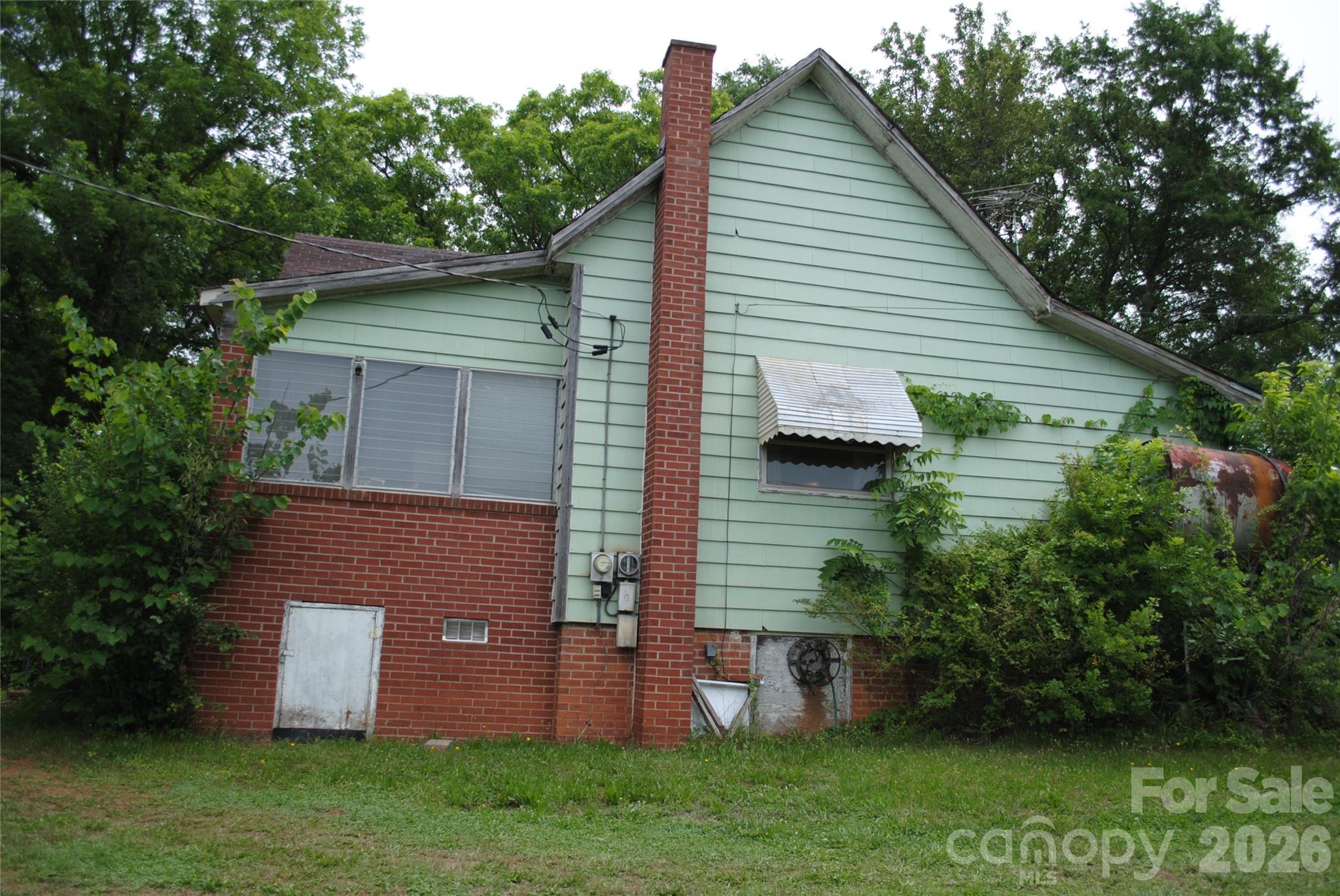 153 & 135 Caroleen Street — Forest City