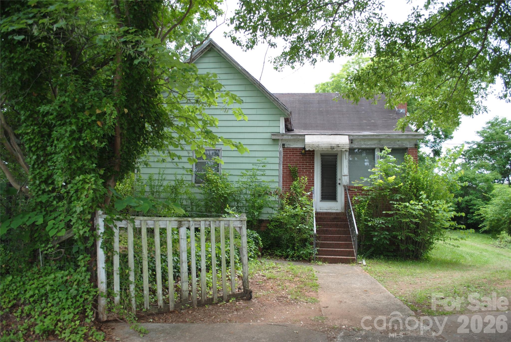 153 & 135 Caroleen Street — Forest City