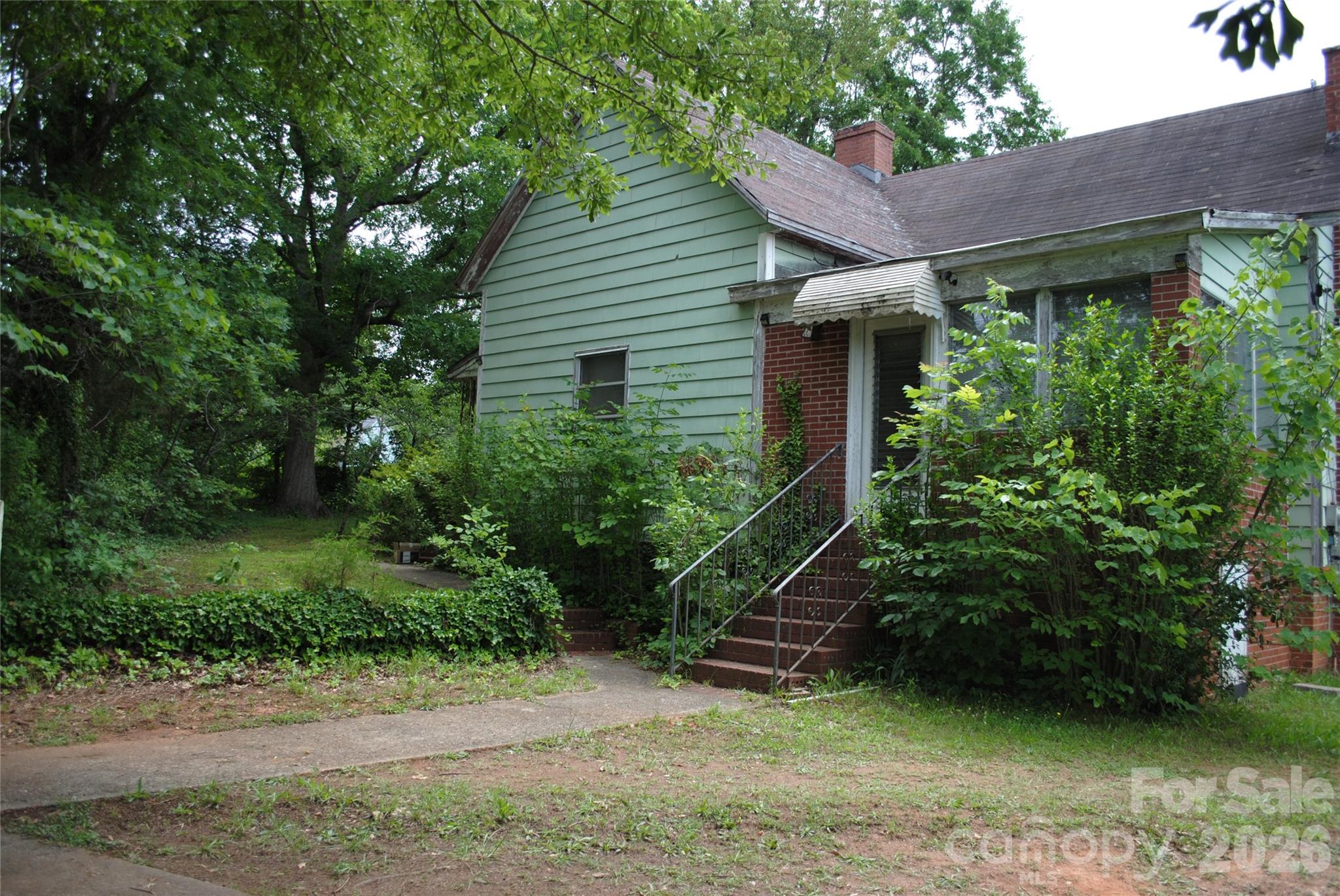 153 & 135 Caroleen Street — Forest City