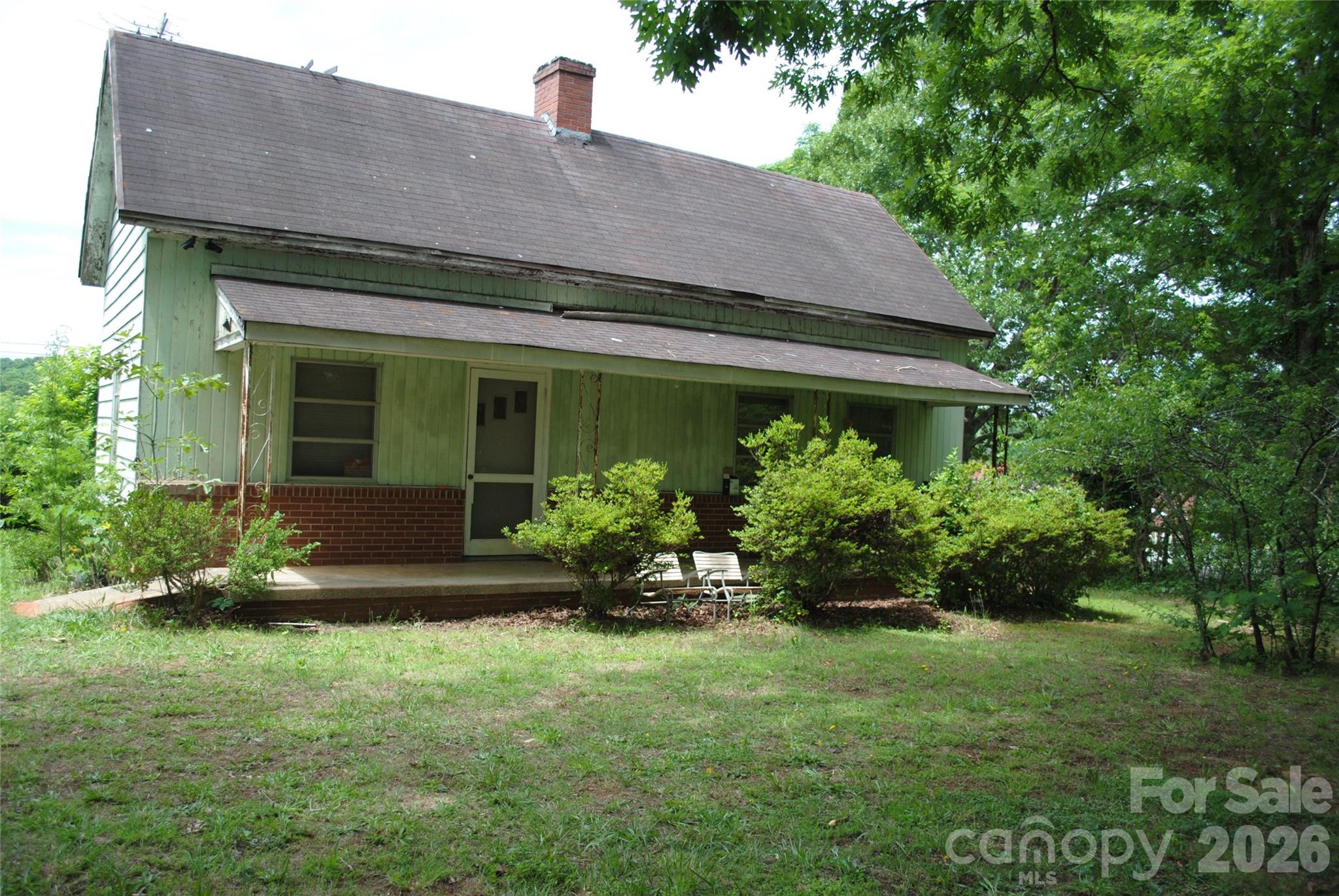 153 & 135 Caroleen Street — Forest City