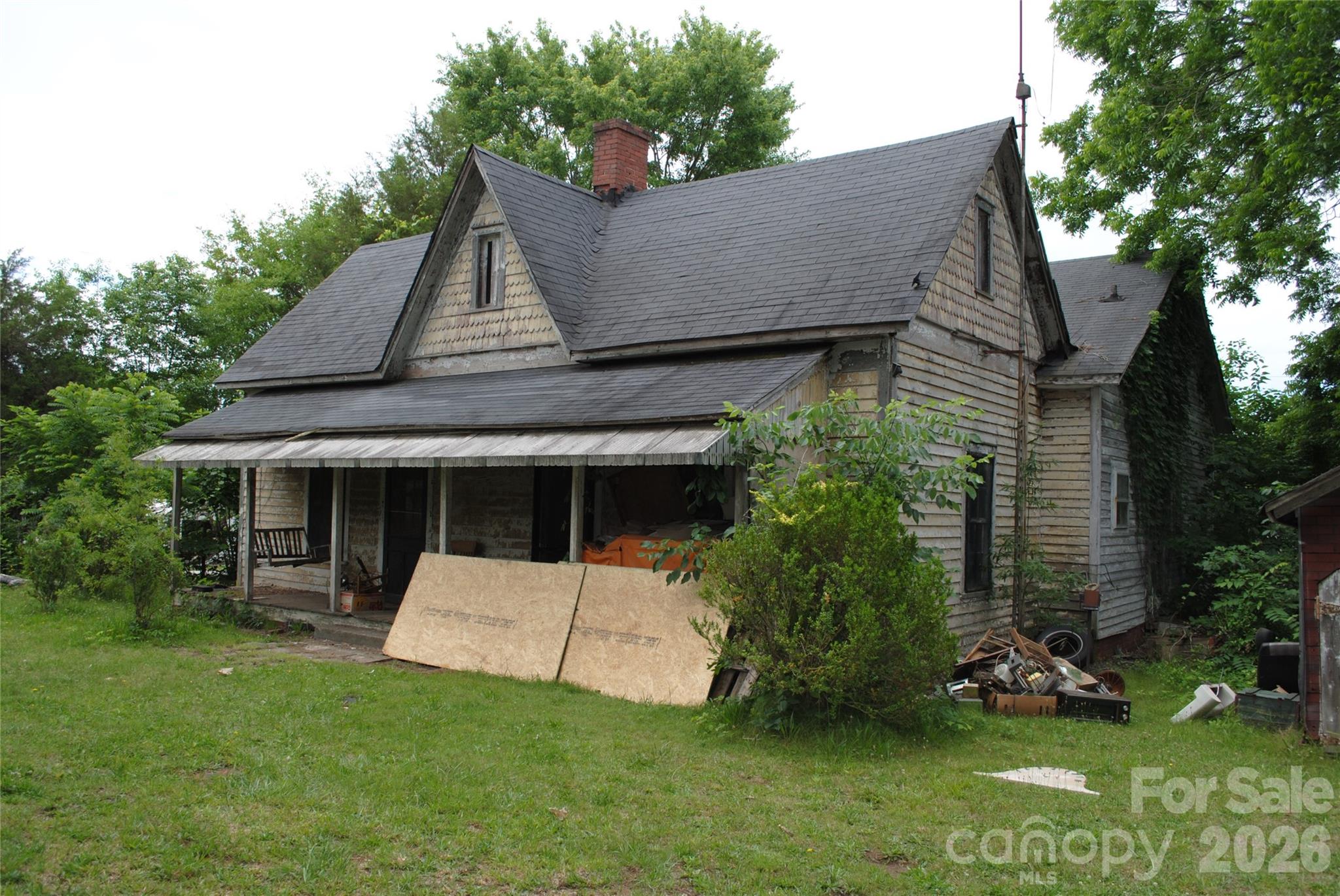 153 & 135 Caroleen Street — Forest City