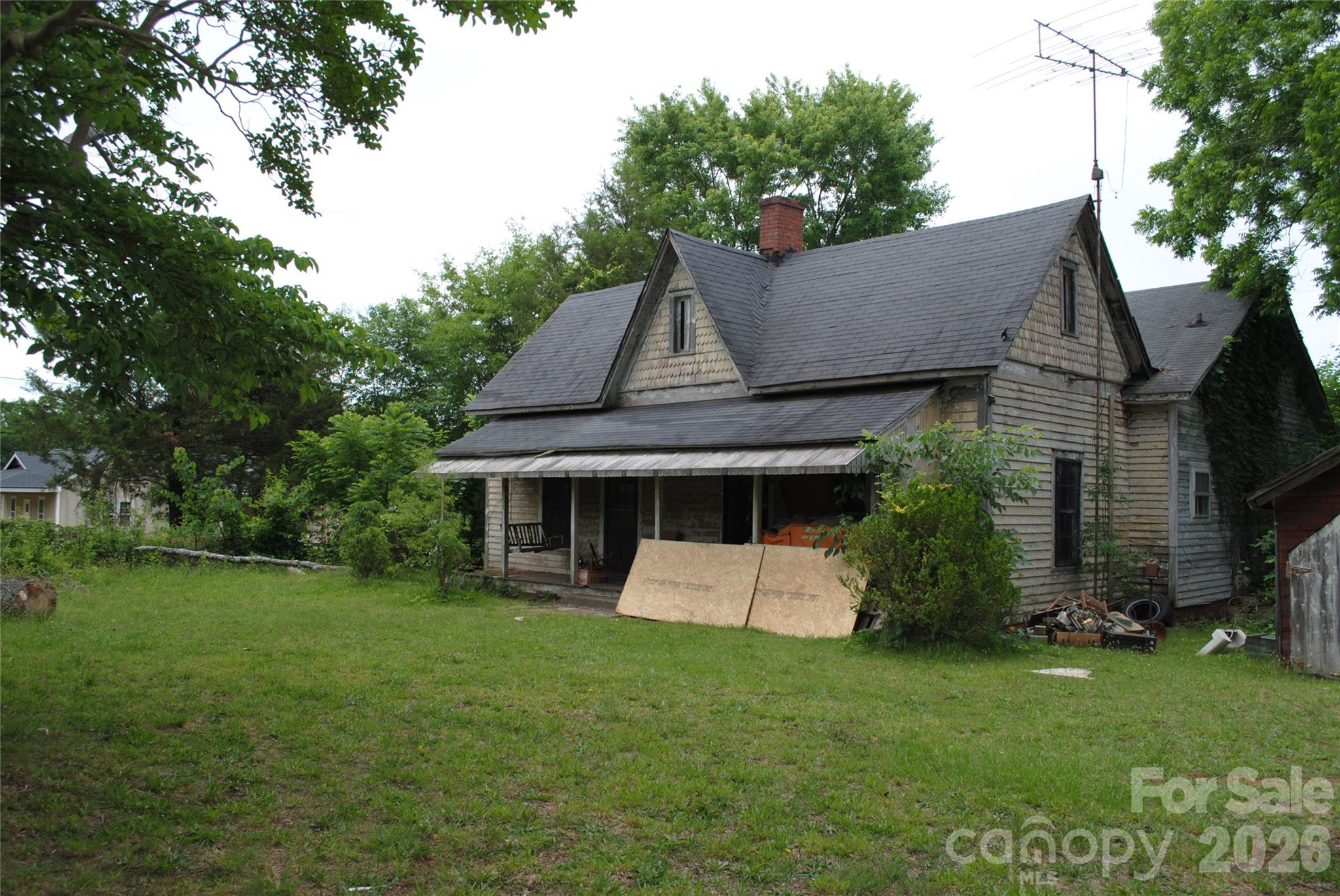 153 & 135 Caroleen Street — Forest City