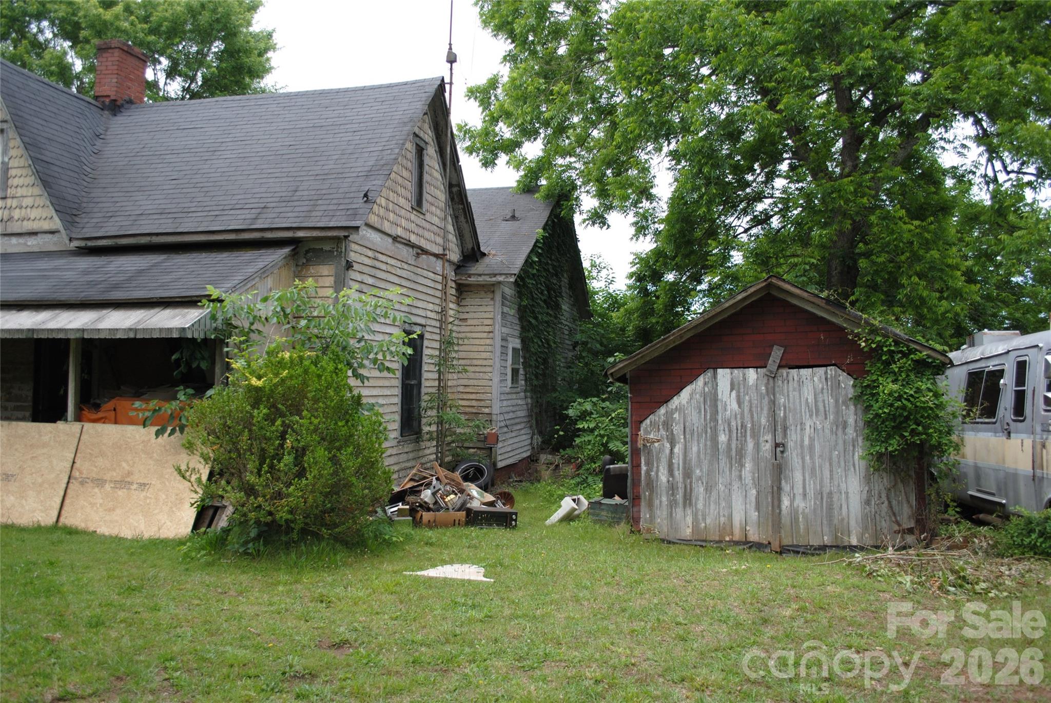 153 & 135 Caroleen Street — Forest City
