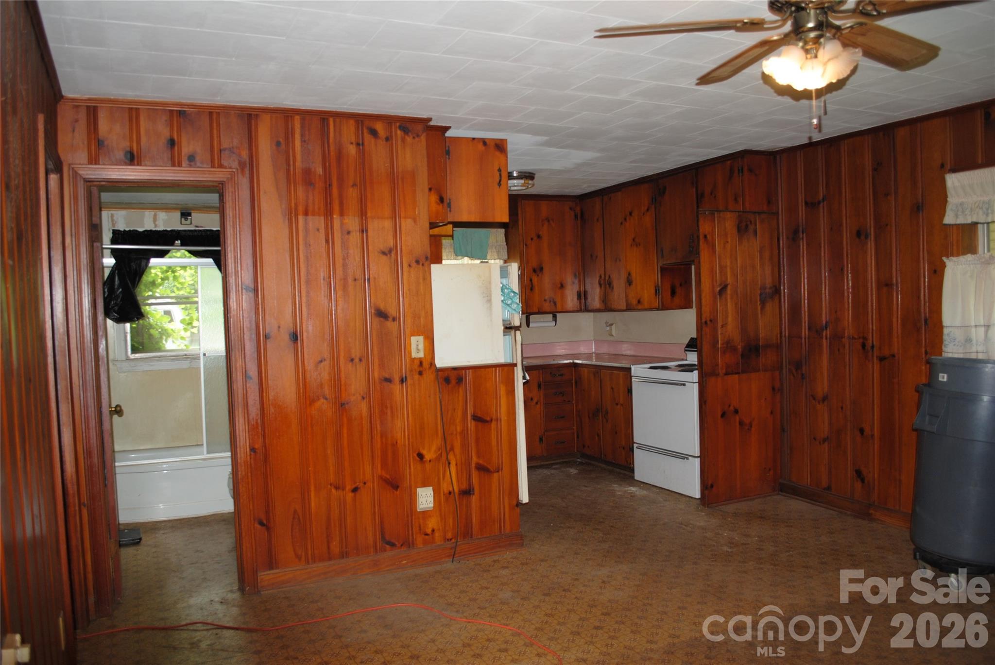 153 & 135 Caroleen Street — Forest City