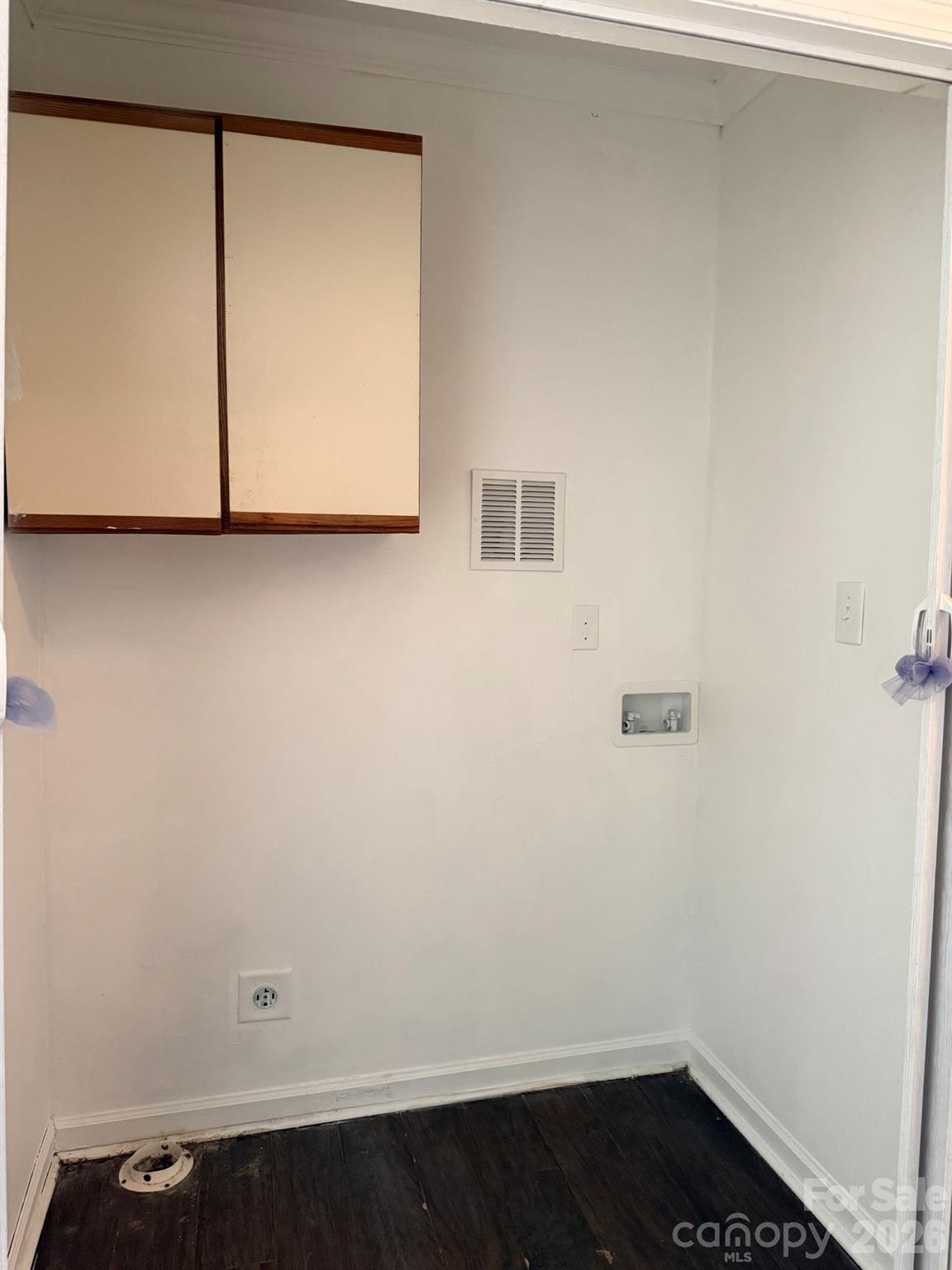 305 N Poplar Street — Gastonia