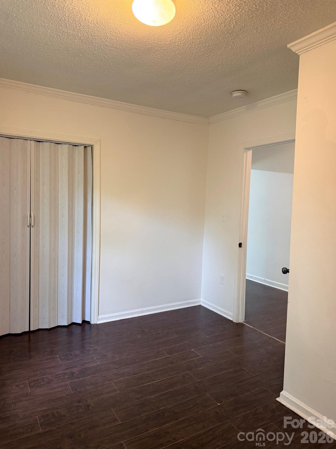 305 N Poplar Street — Gastonia