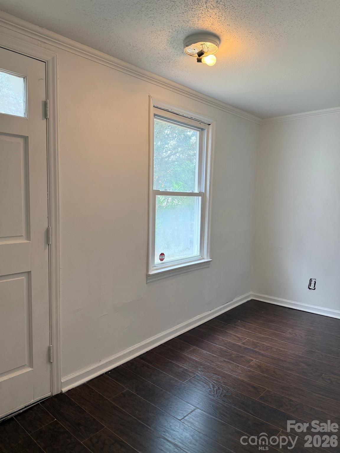 305 N Poplar Street — Gastonia