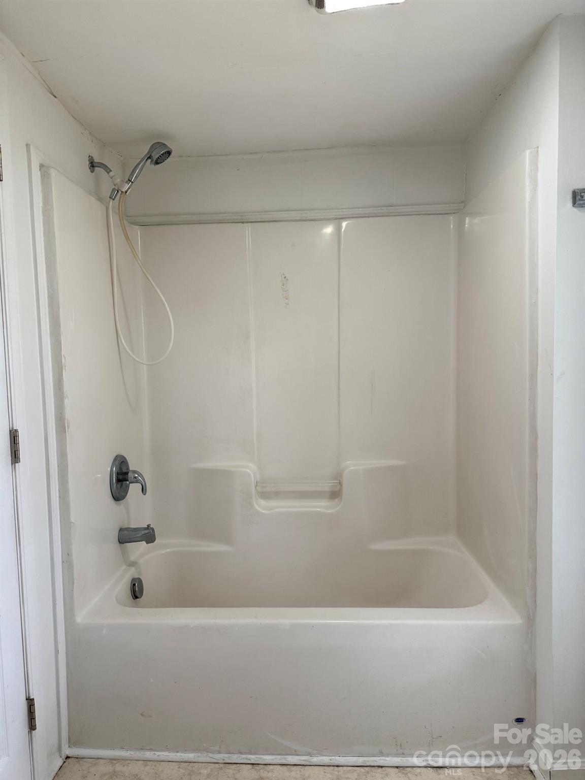 305 N Poplar Street — Gastonia