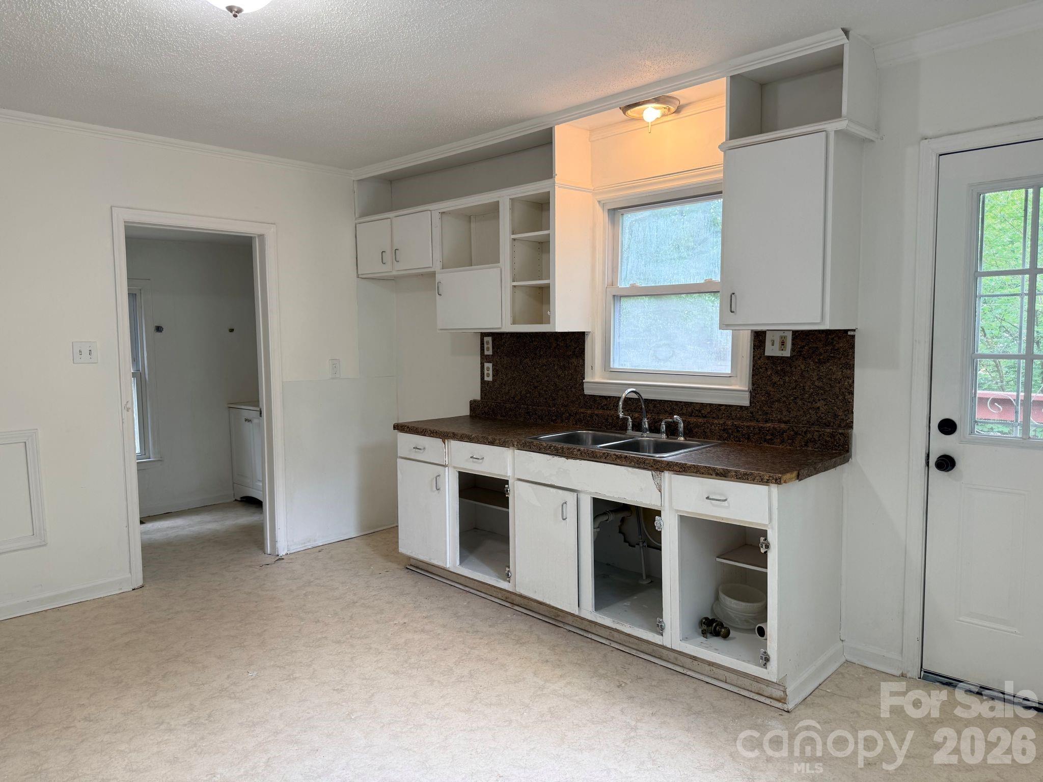305 N Poplar Street — Gastonia
