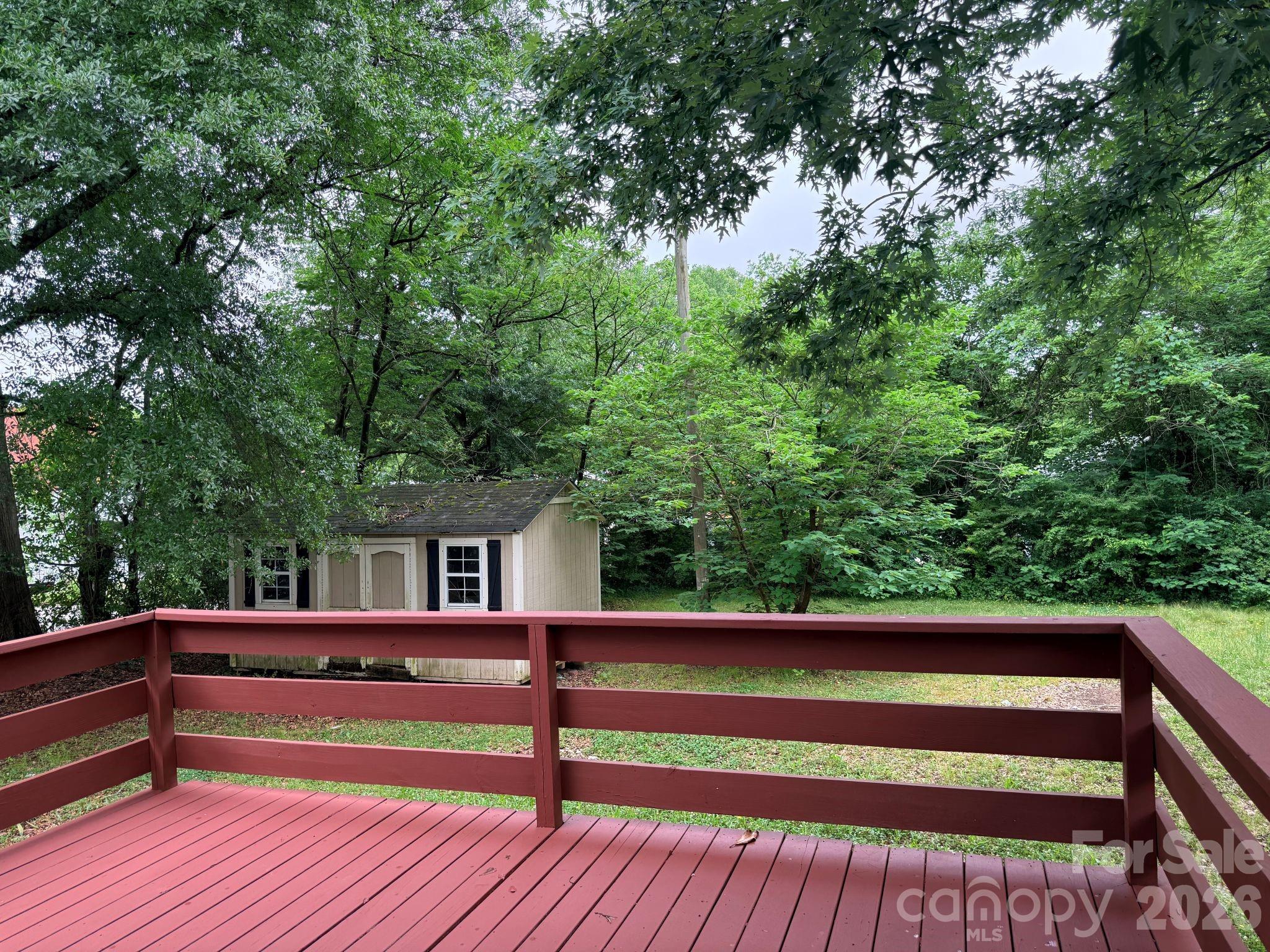 305 N Poplar Street — Gastonia