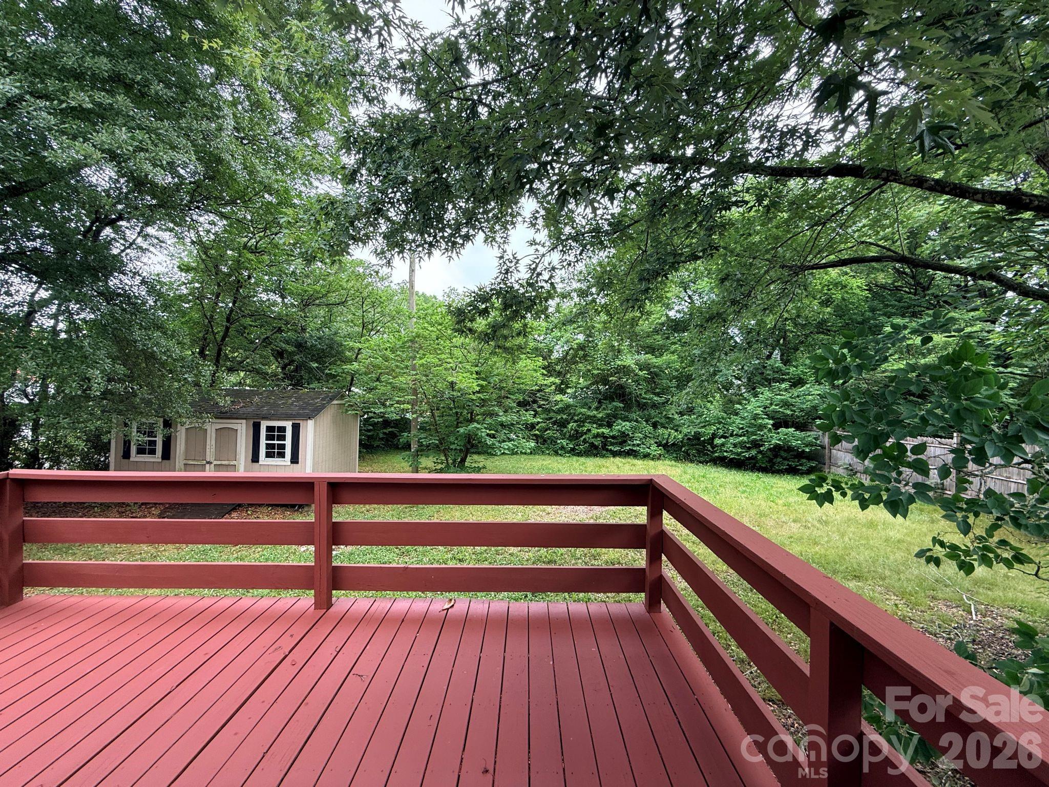 305 N Poplar Street — Gastonia