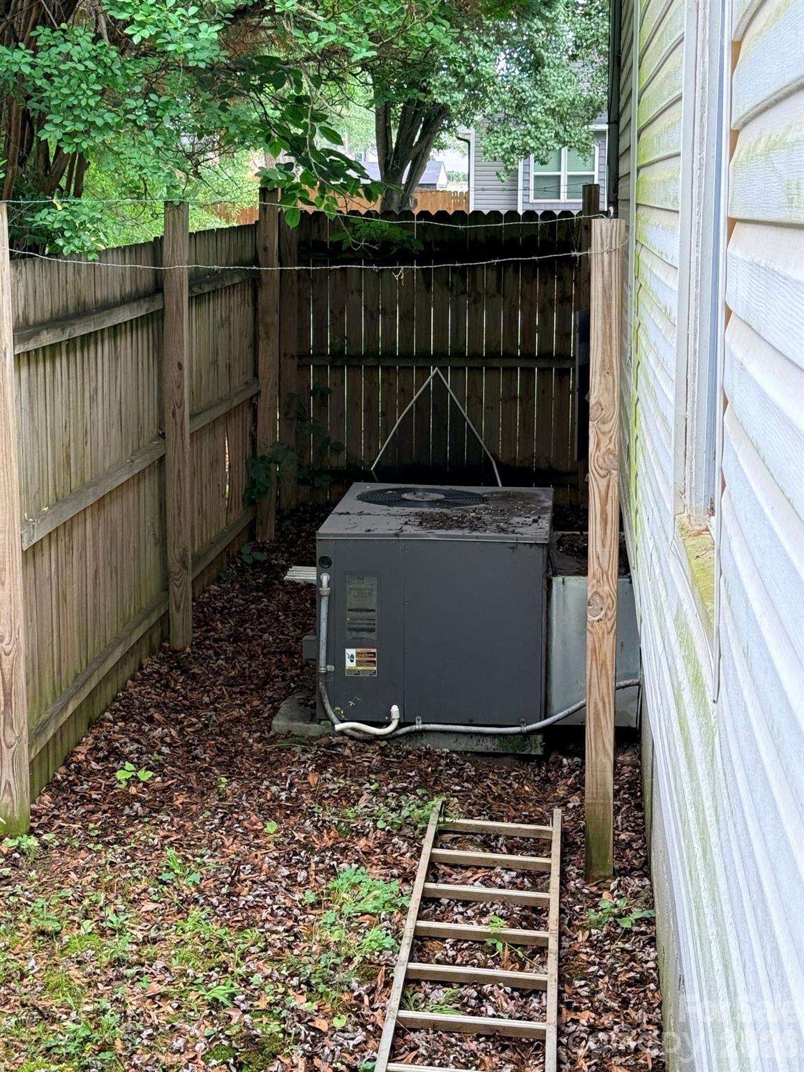 305 N Poplar Street — Gastonia