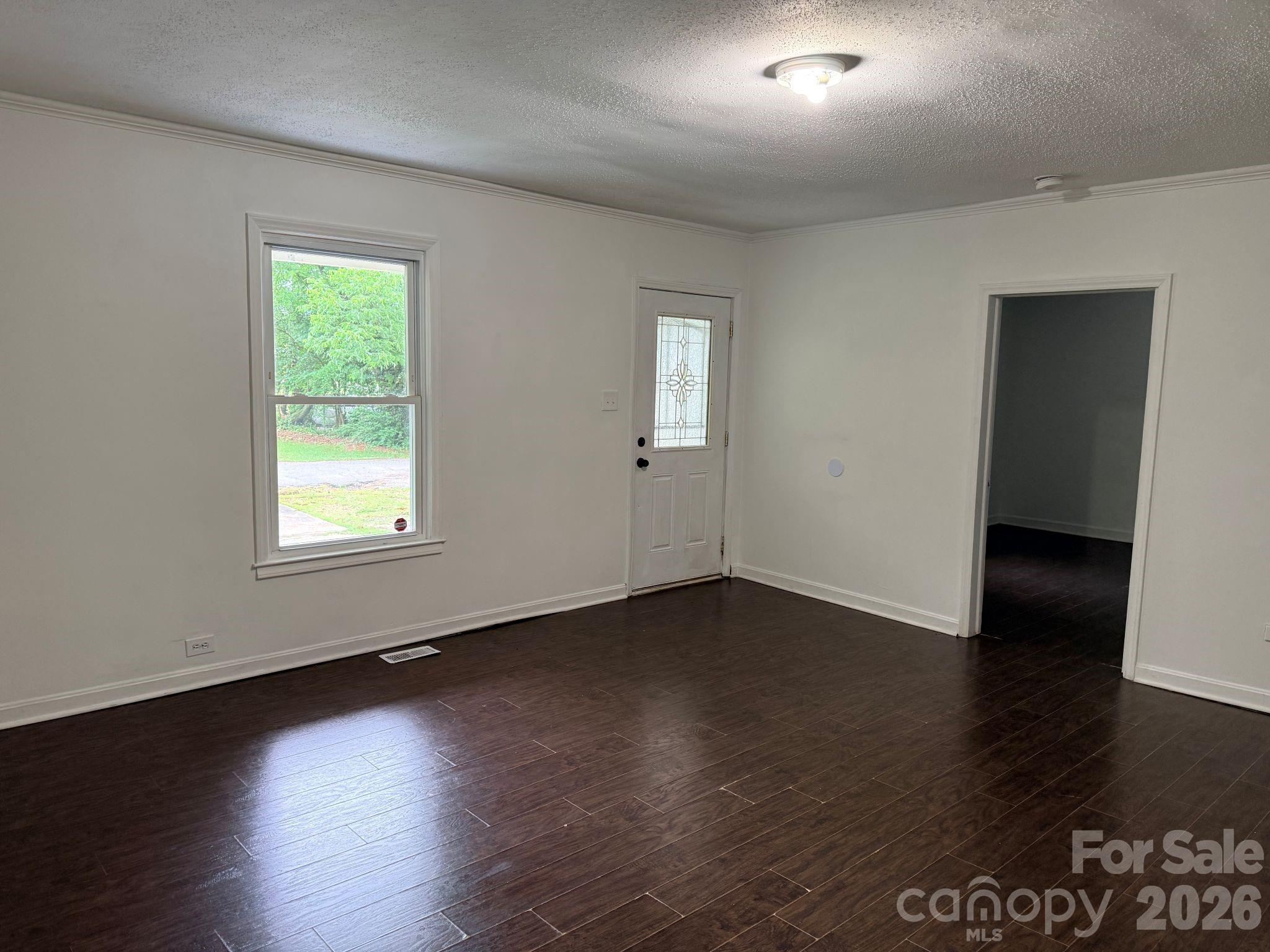 305 N Poplar Street — Gastonia