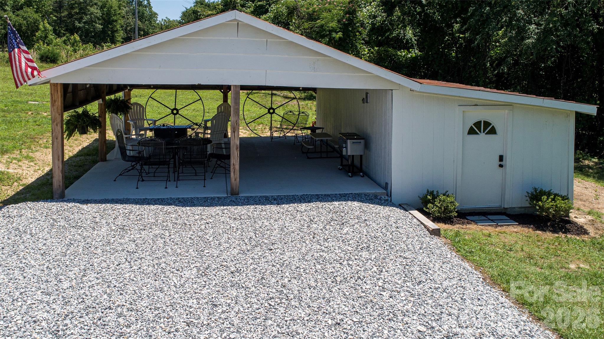 2221 New Hope Church Road — Chester