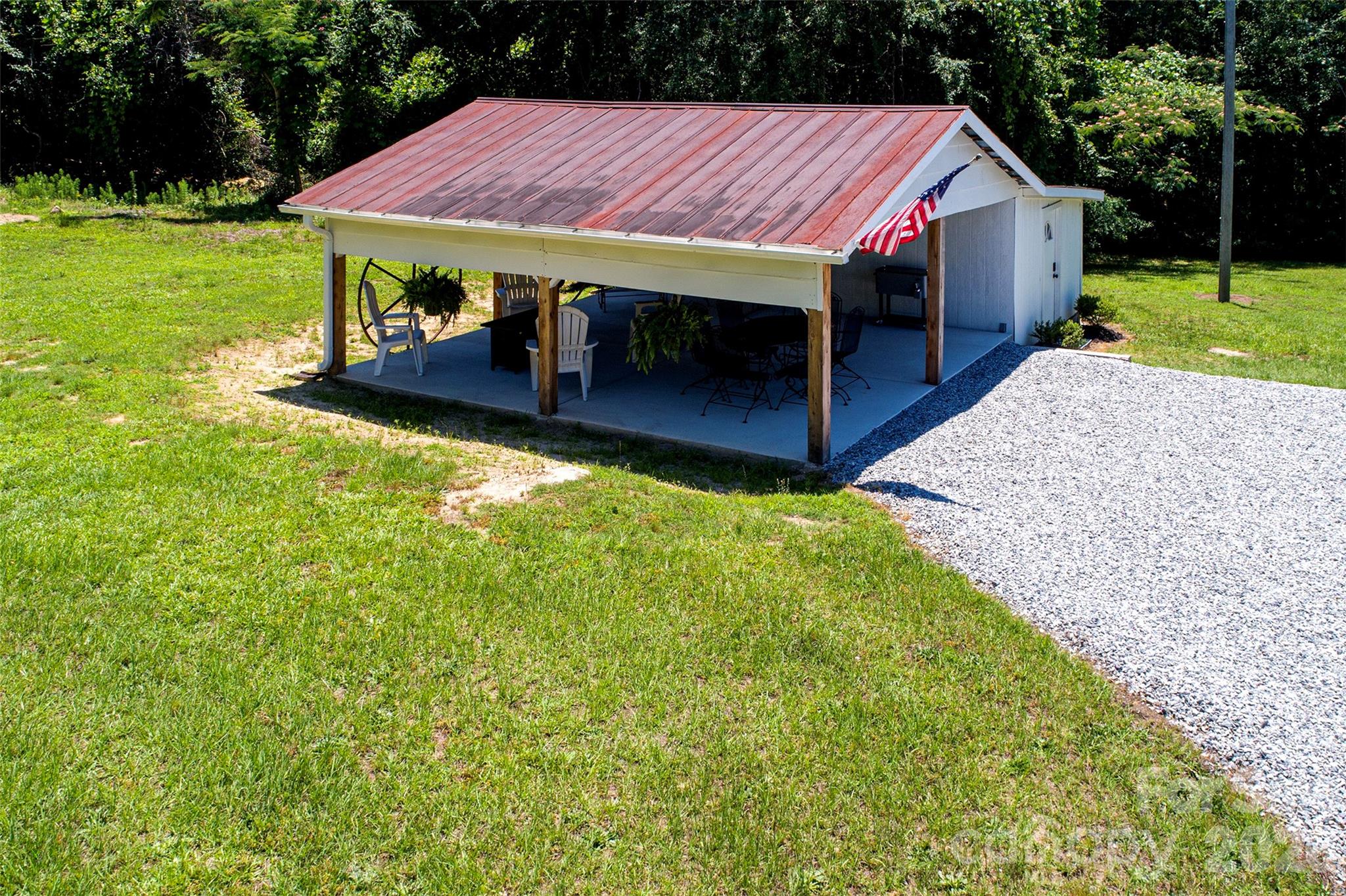 2221 New Hope Church Road — Chester