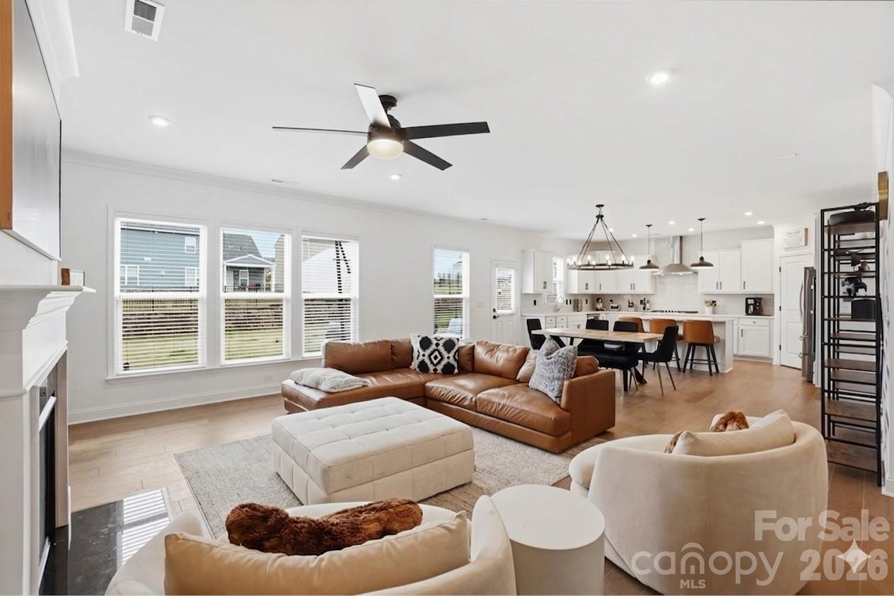 11016 Larkslea Lane — Charlotte