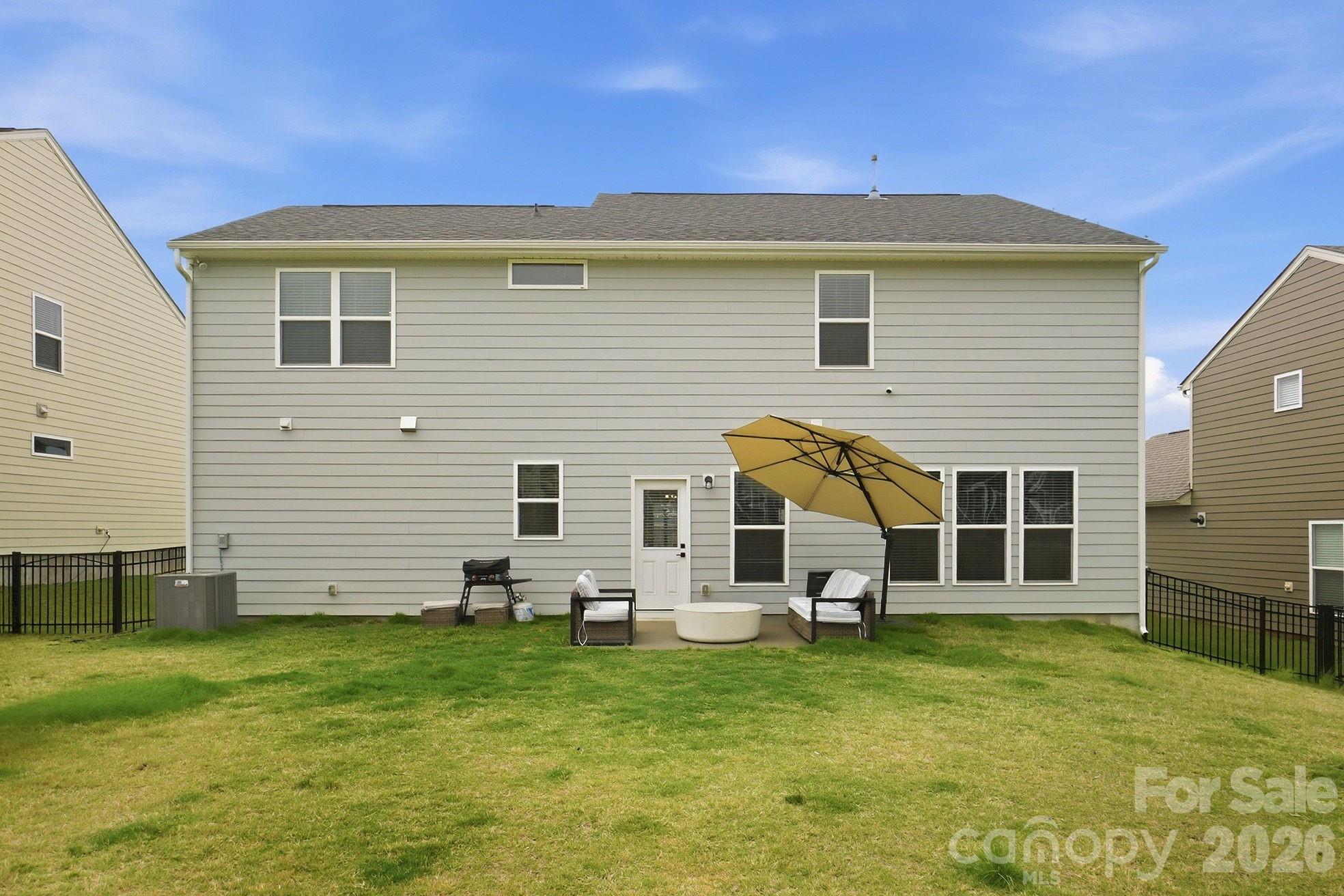 11016 Larkslea Lane — Charlotte