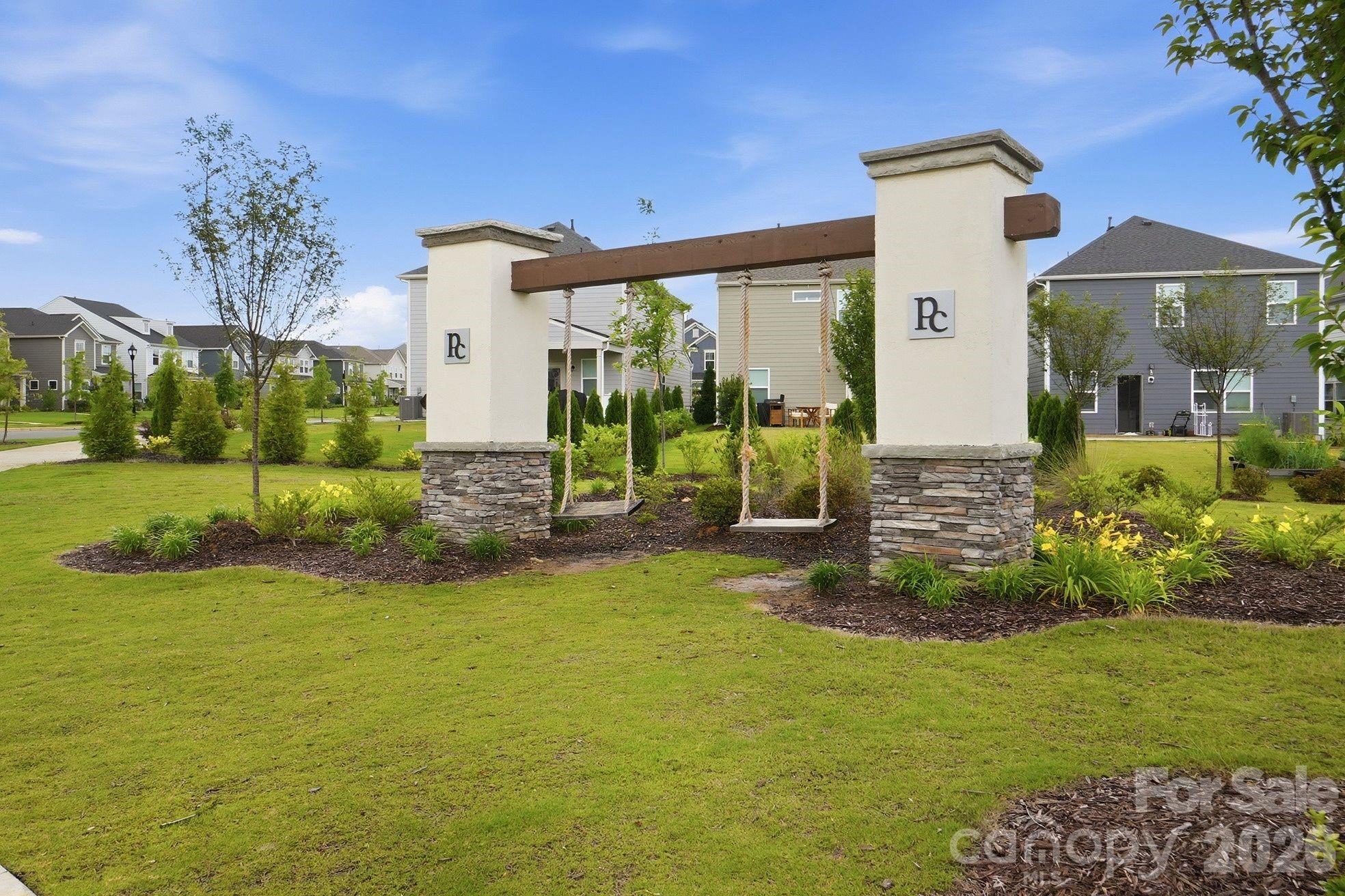 11016 Larkslea Lane — Charlotte