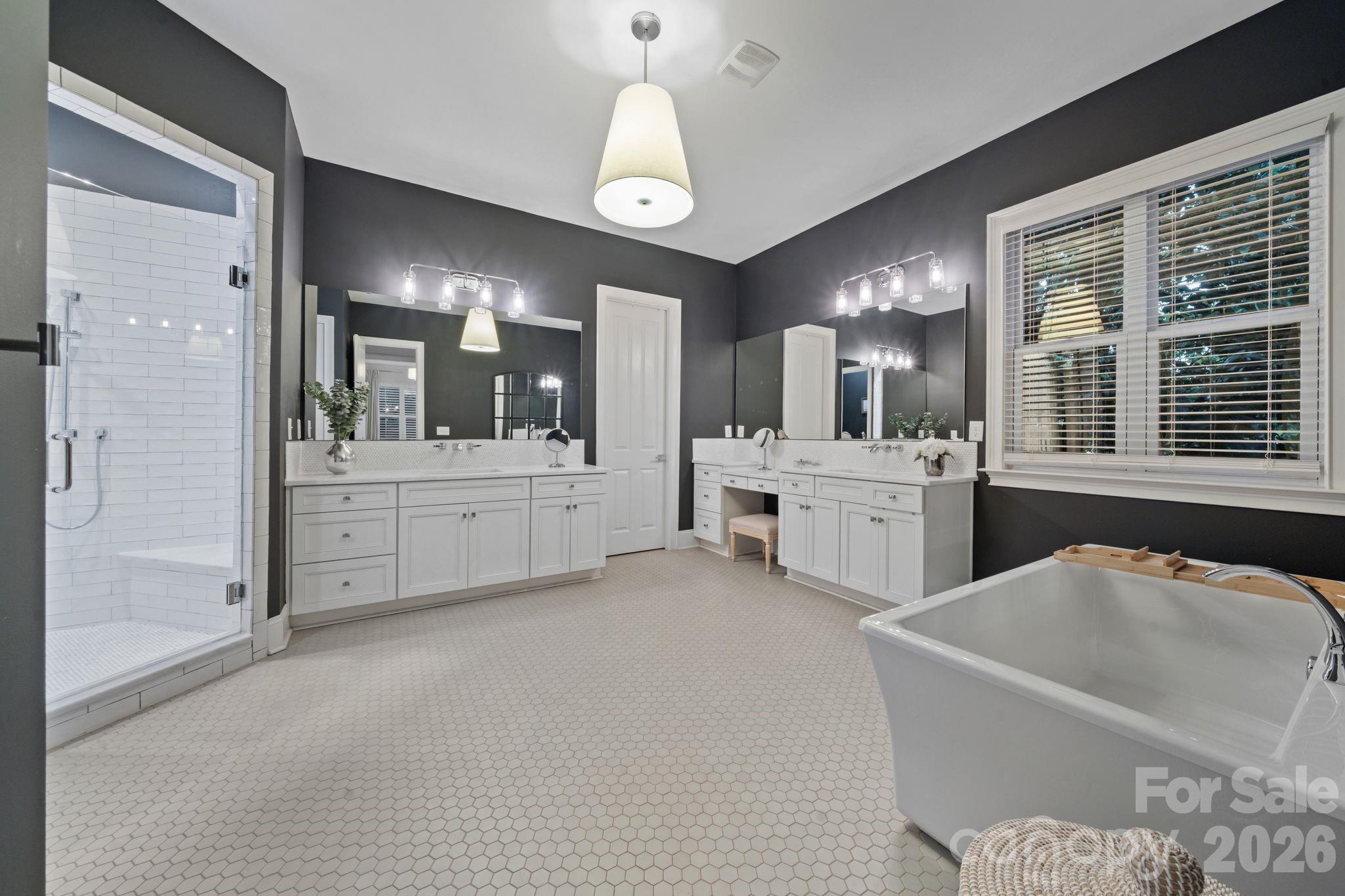 200 Seven Oaks Landing — Belmont