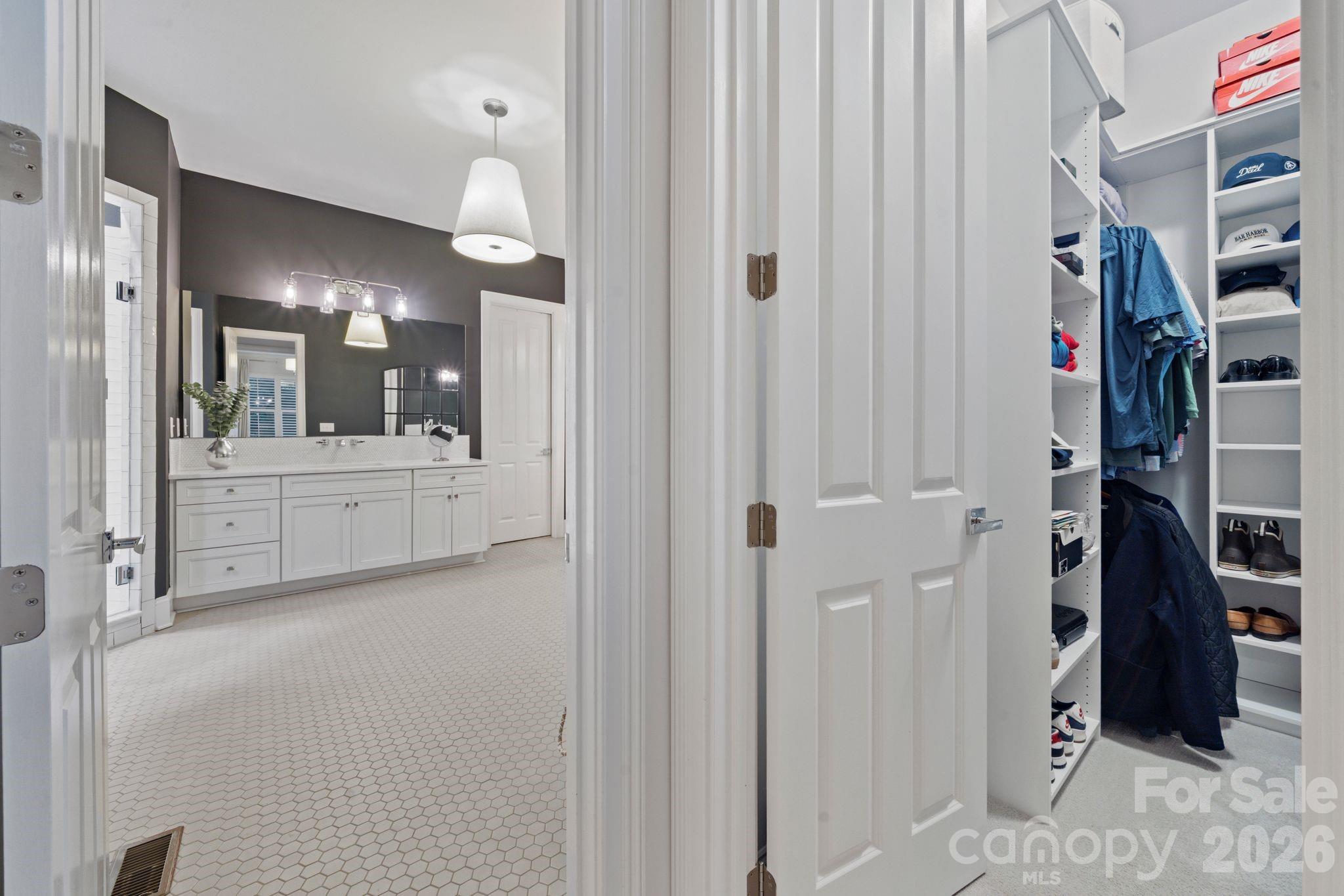 200 Seven Oaks Landing — Belmont