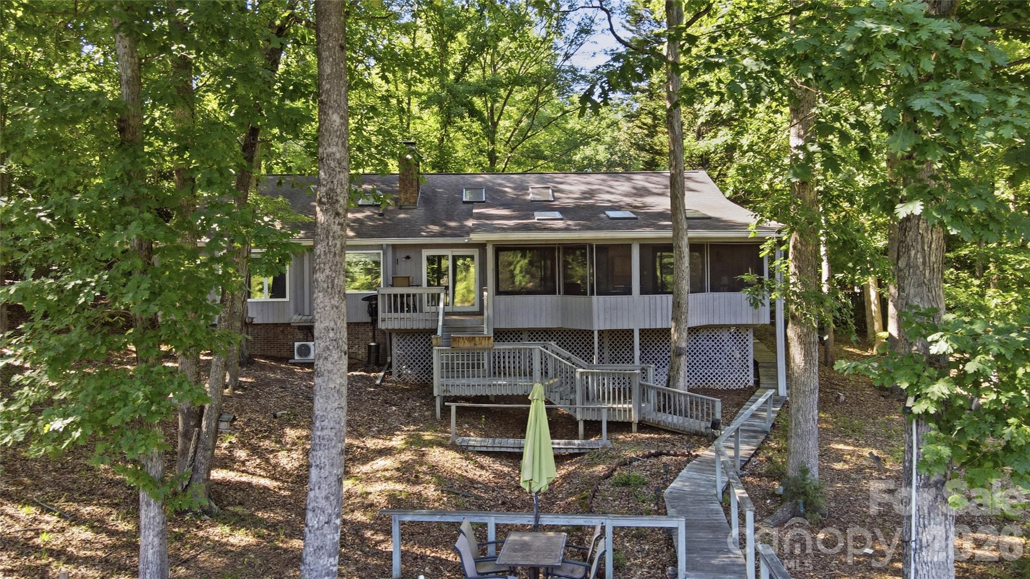 36 Water Thrush Road — Lake Wylie