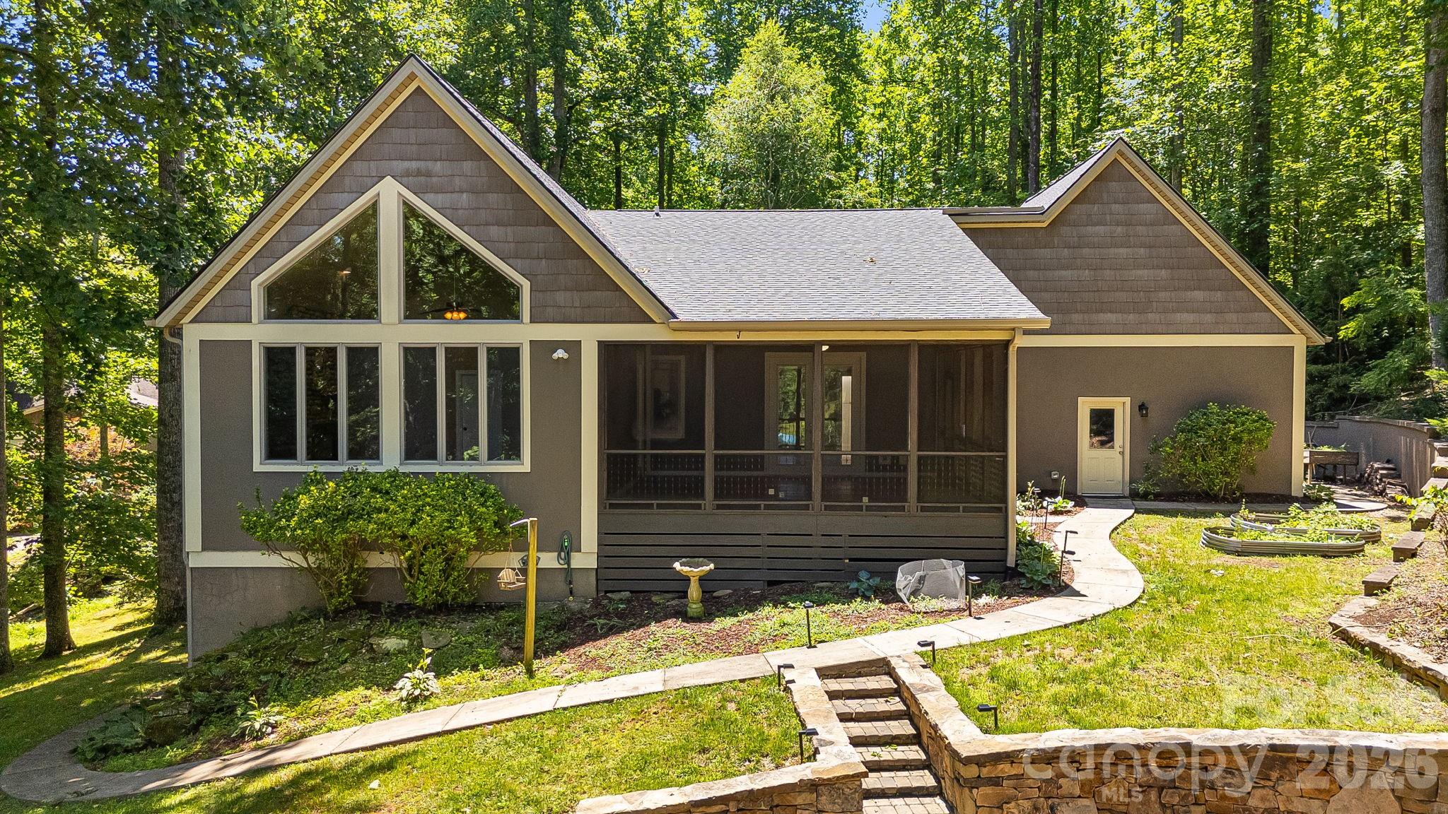67 Reeses Ridge Court — Hendersonville