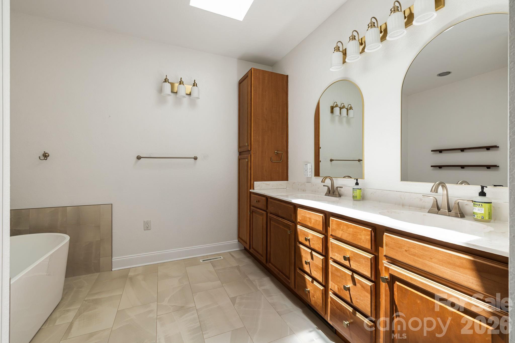 67 Reeses Ridge Court — Hendersonville