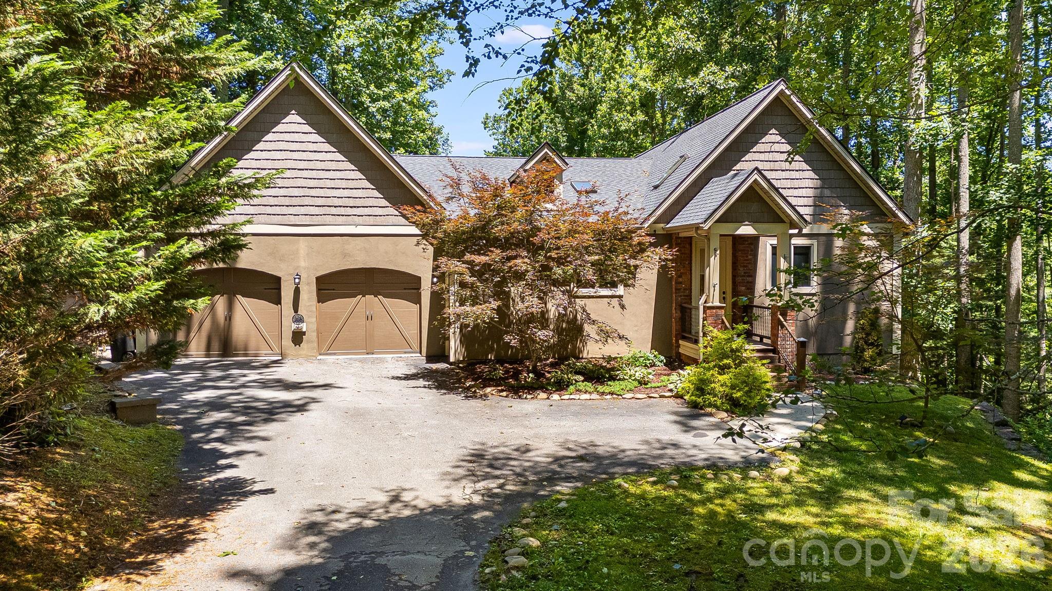 67 Reeses Ridge Court — Hendersonville