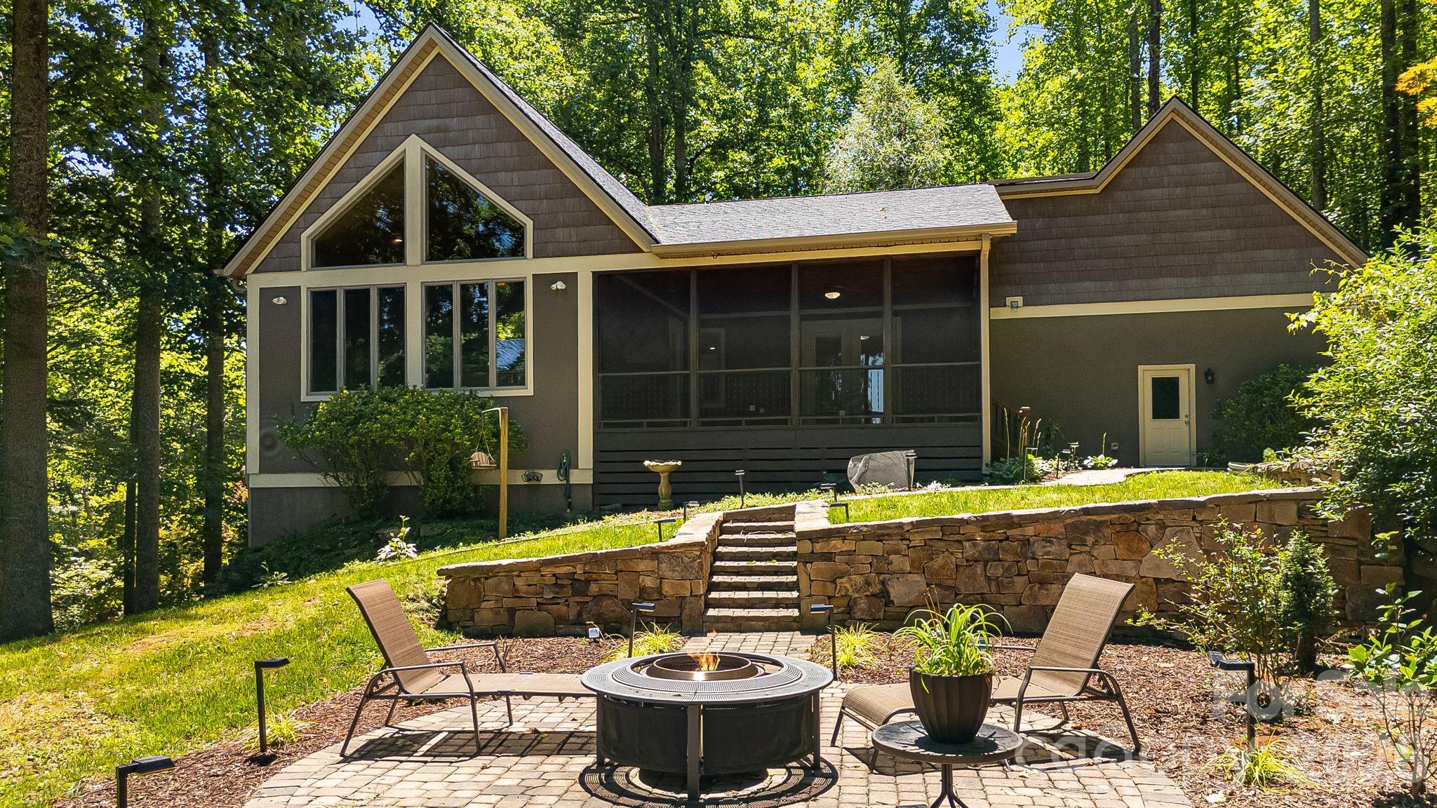 67 Reeses Ridge Court — Hendersonville