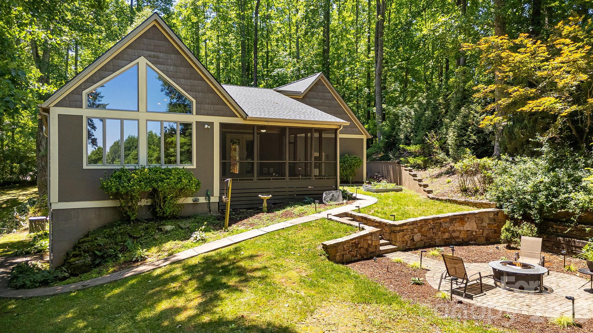 67 Reeses Ridge Court — Hendersonville