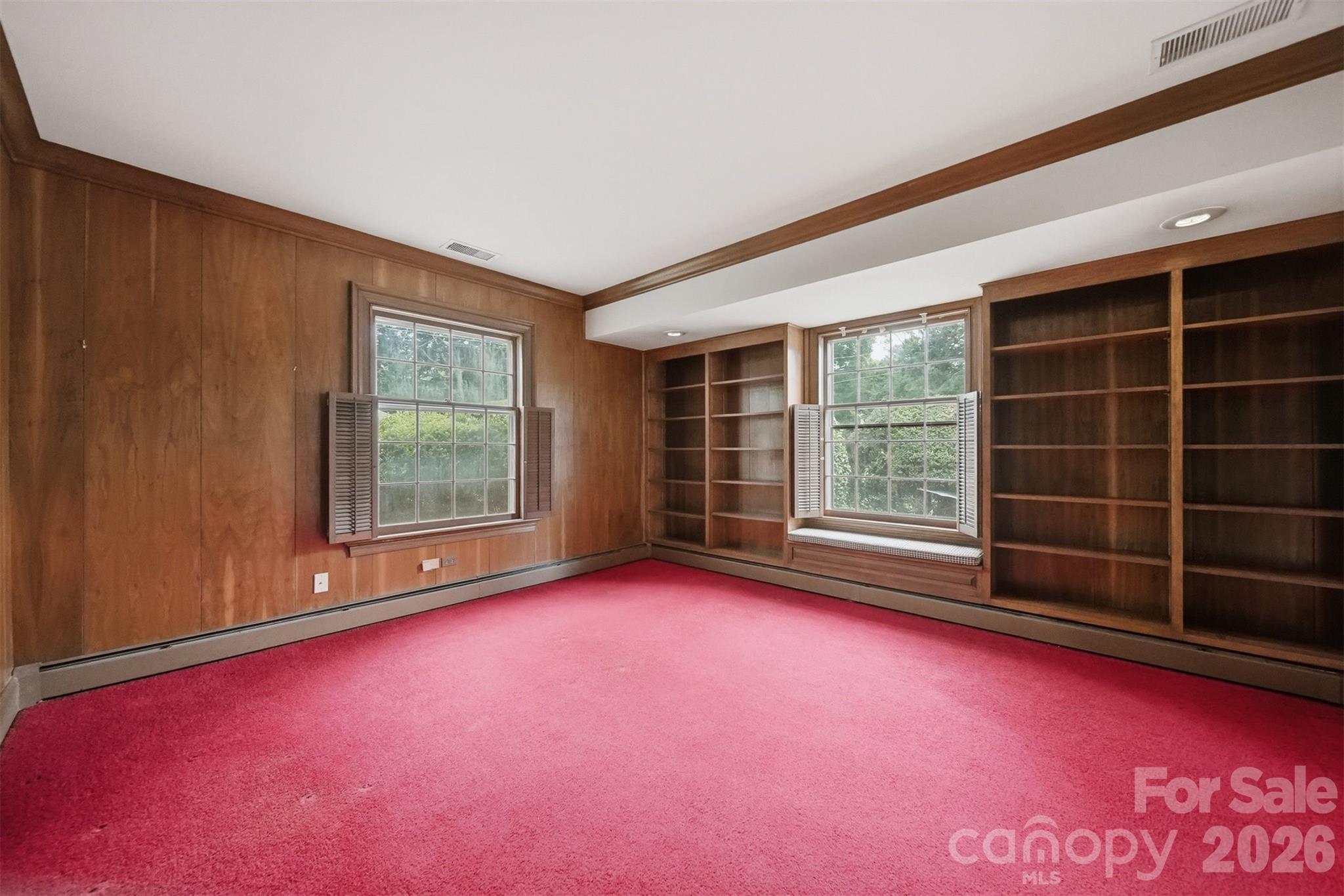 1811 5th Street NW — Hickory