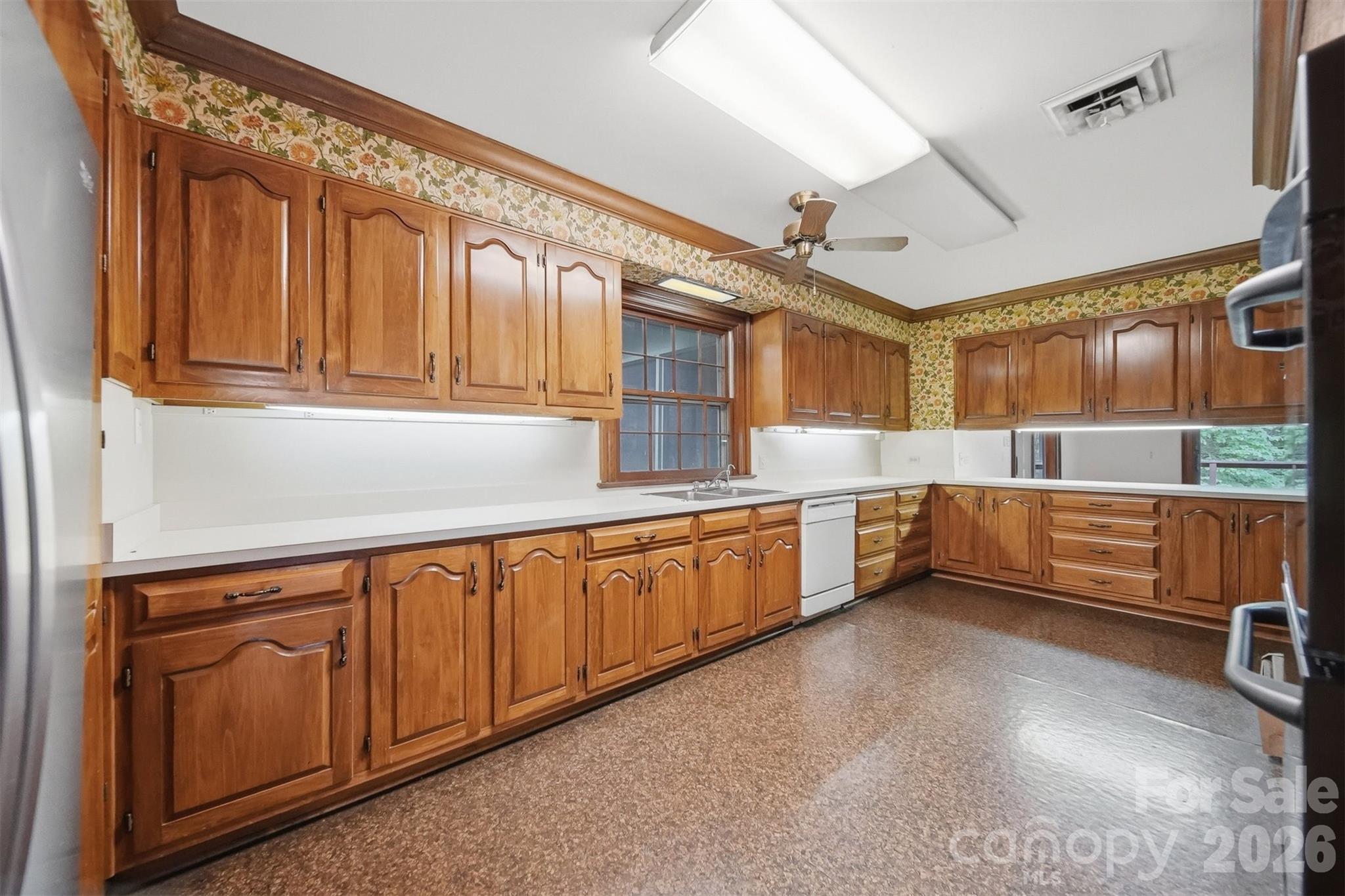 1811 5th Street NW — Hickory