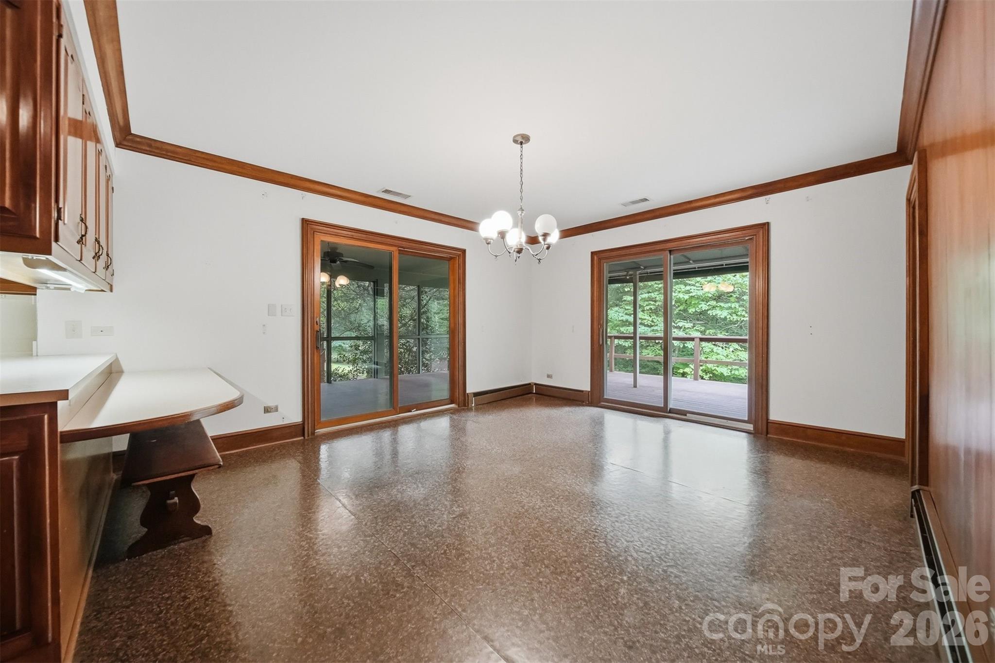 1811 5th Street NW — Hickory