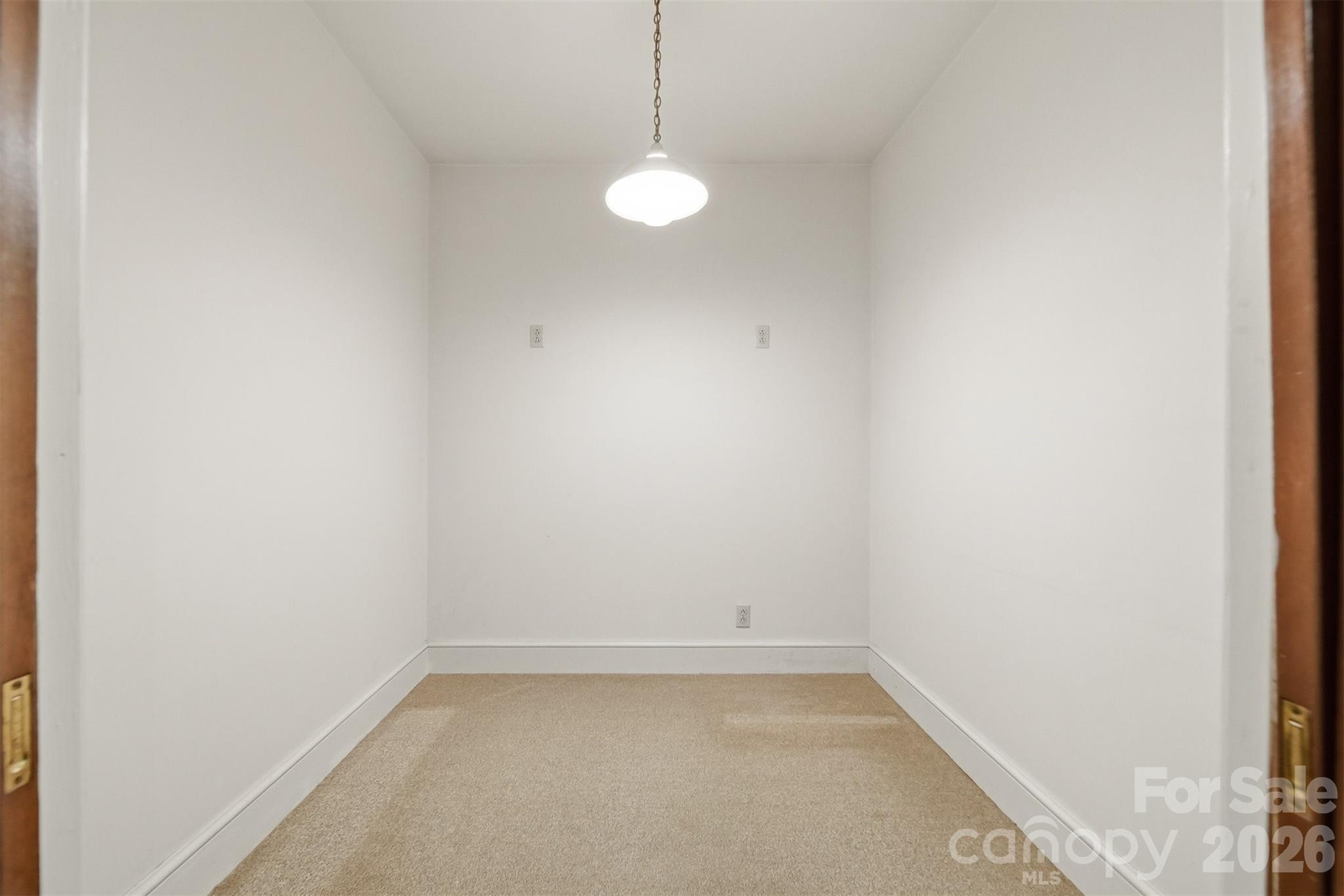 1811 5th Street NW — Hickory
