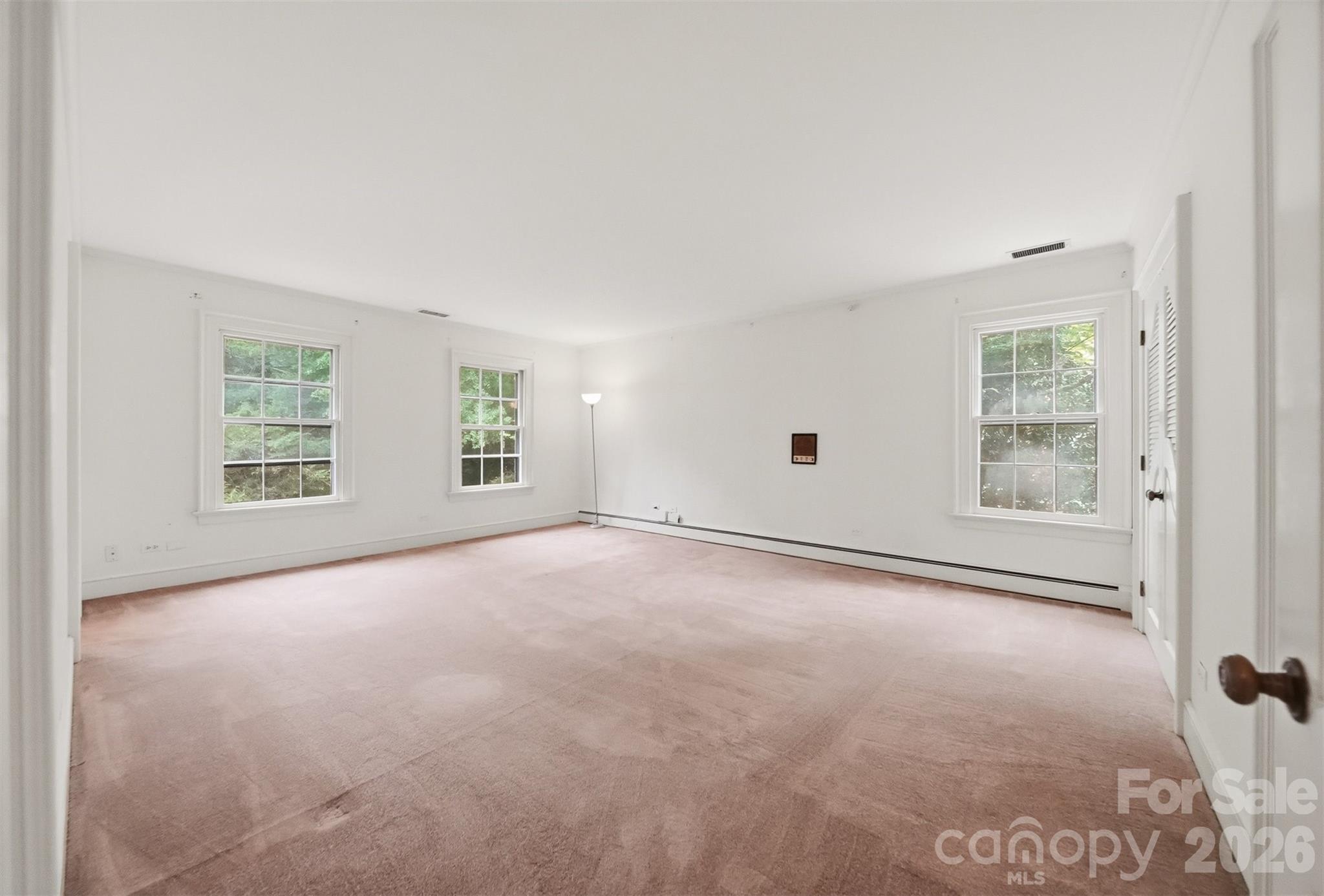 1811 5th Street NW — Hickory