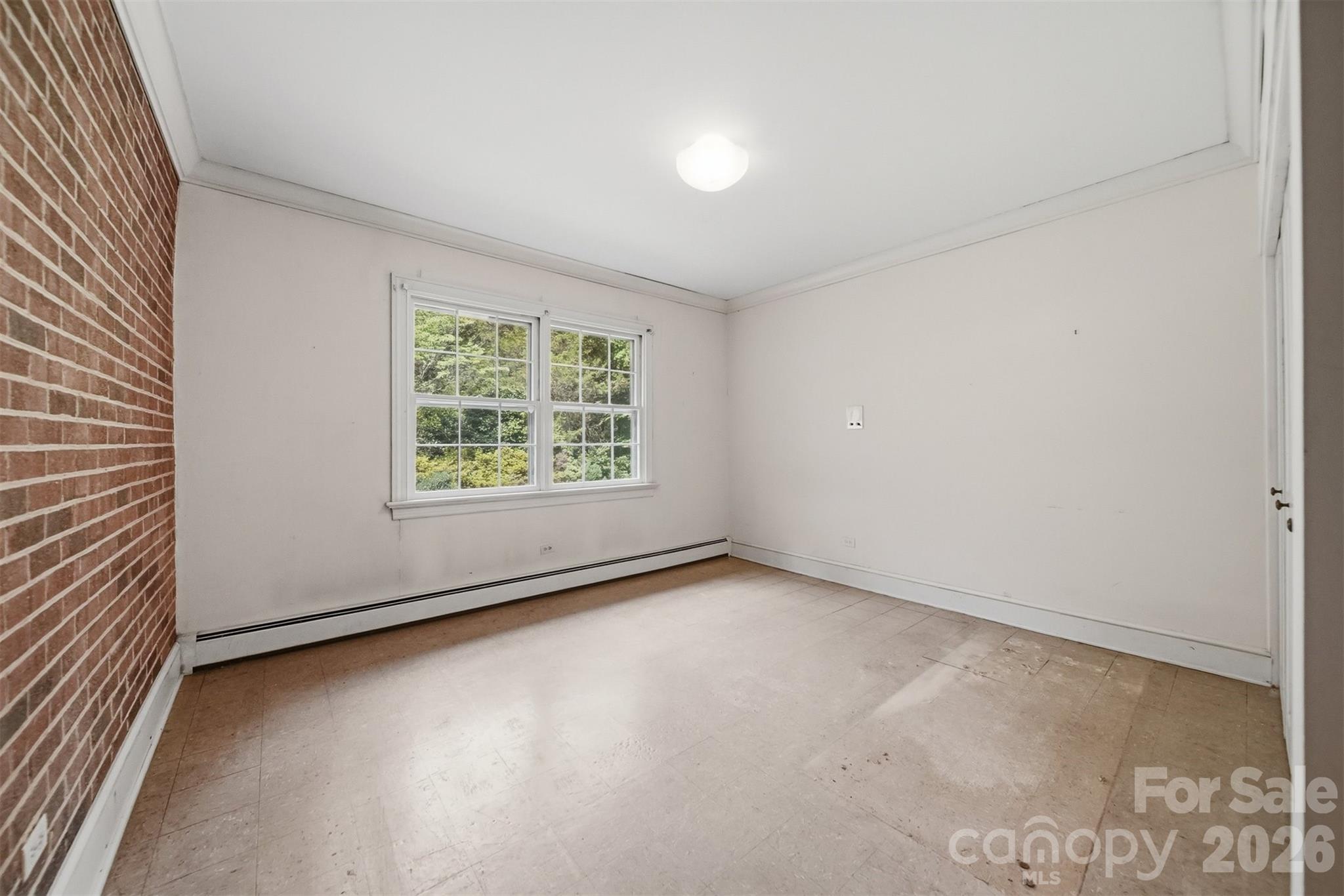 1811 5th Street NW — Hickory